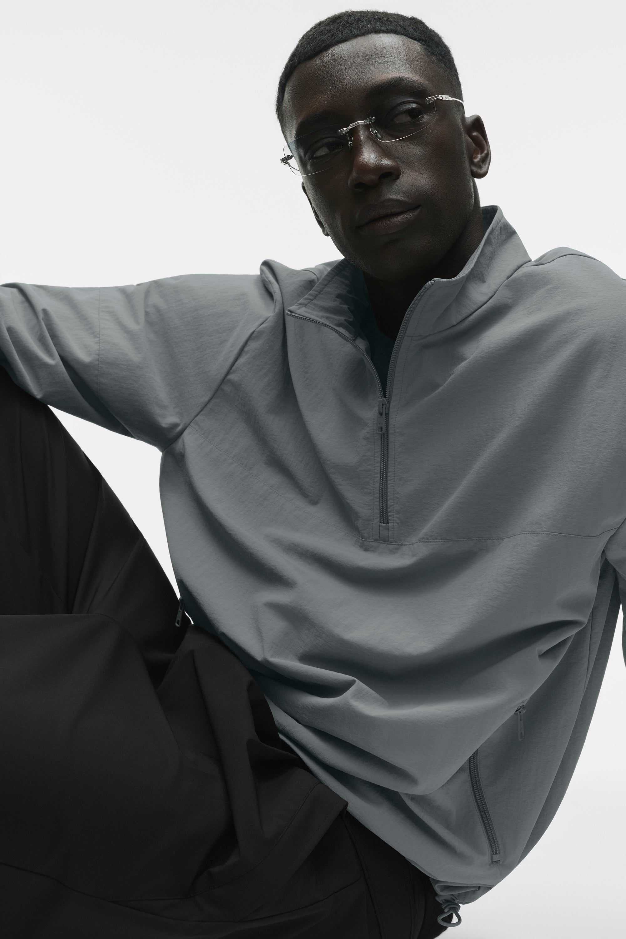 Alo Yoga Light Weight Takeaway Track Pullover - Monument