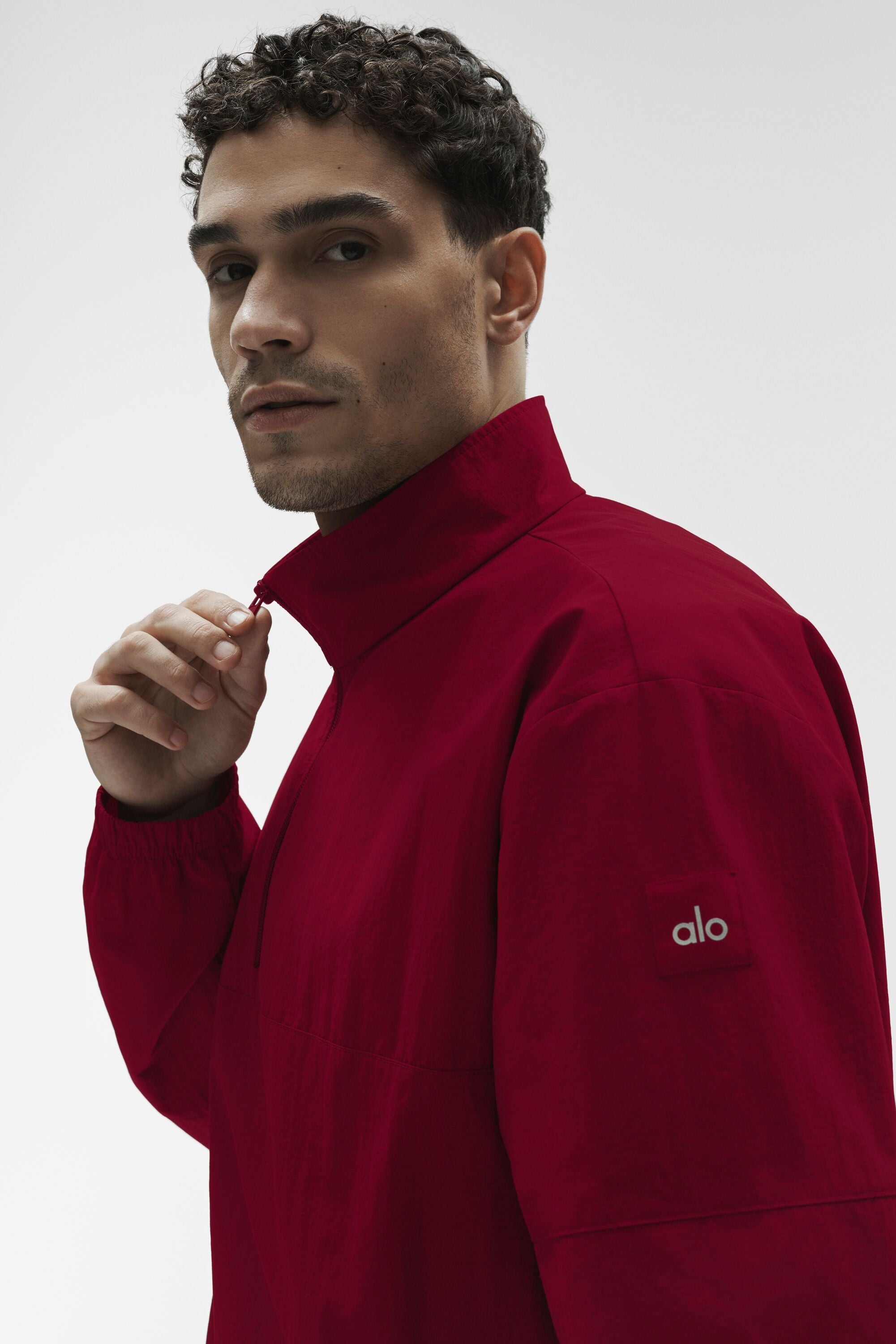 Alo Yoga Light Weight Takeaway Track Pullover - Garnet