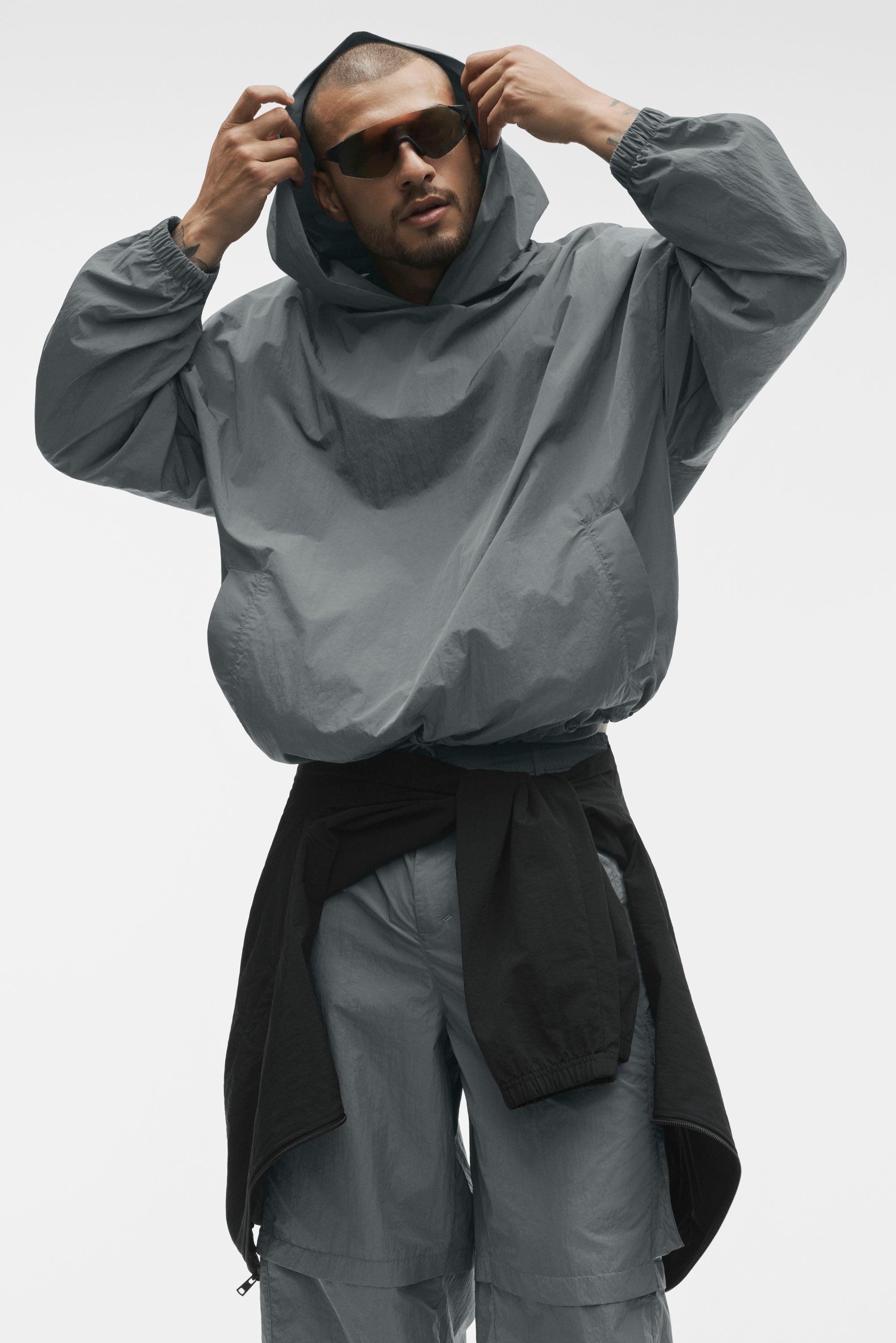 Alo Yoga Axis Hooded Pullover - Monument