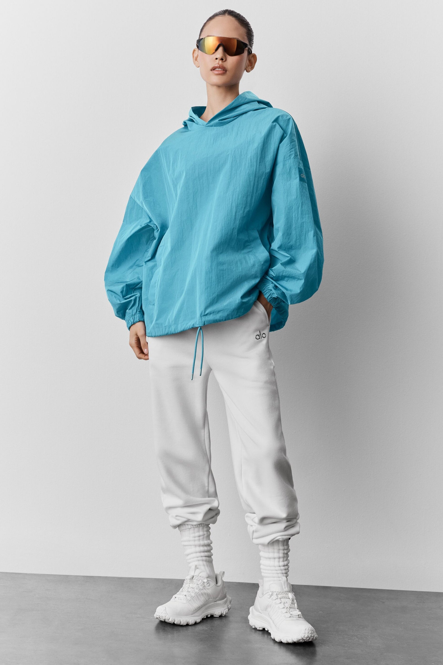 Alo Yoga Axis Hooded Pullover - Blue Breeze
