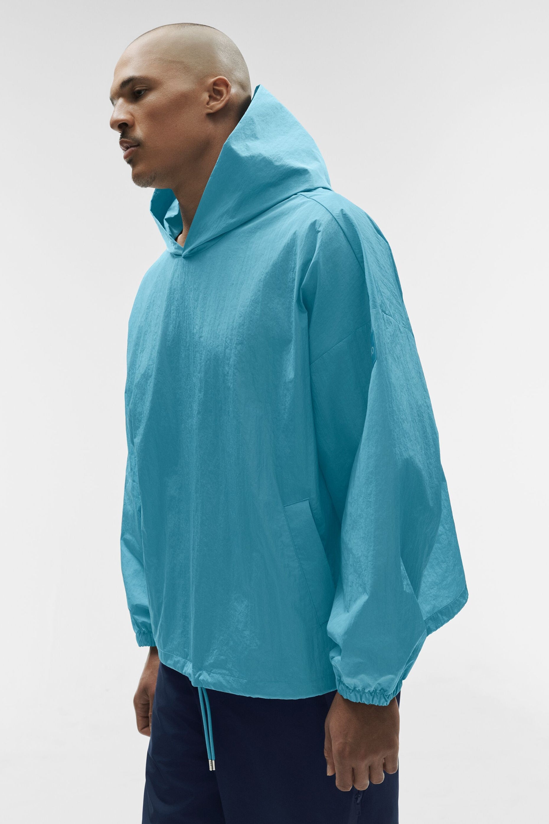 Alo Yoga Axis Hooded Pullover - Blue Breeze