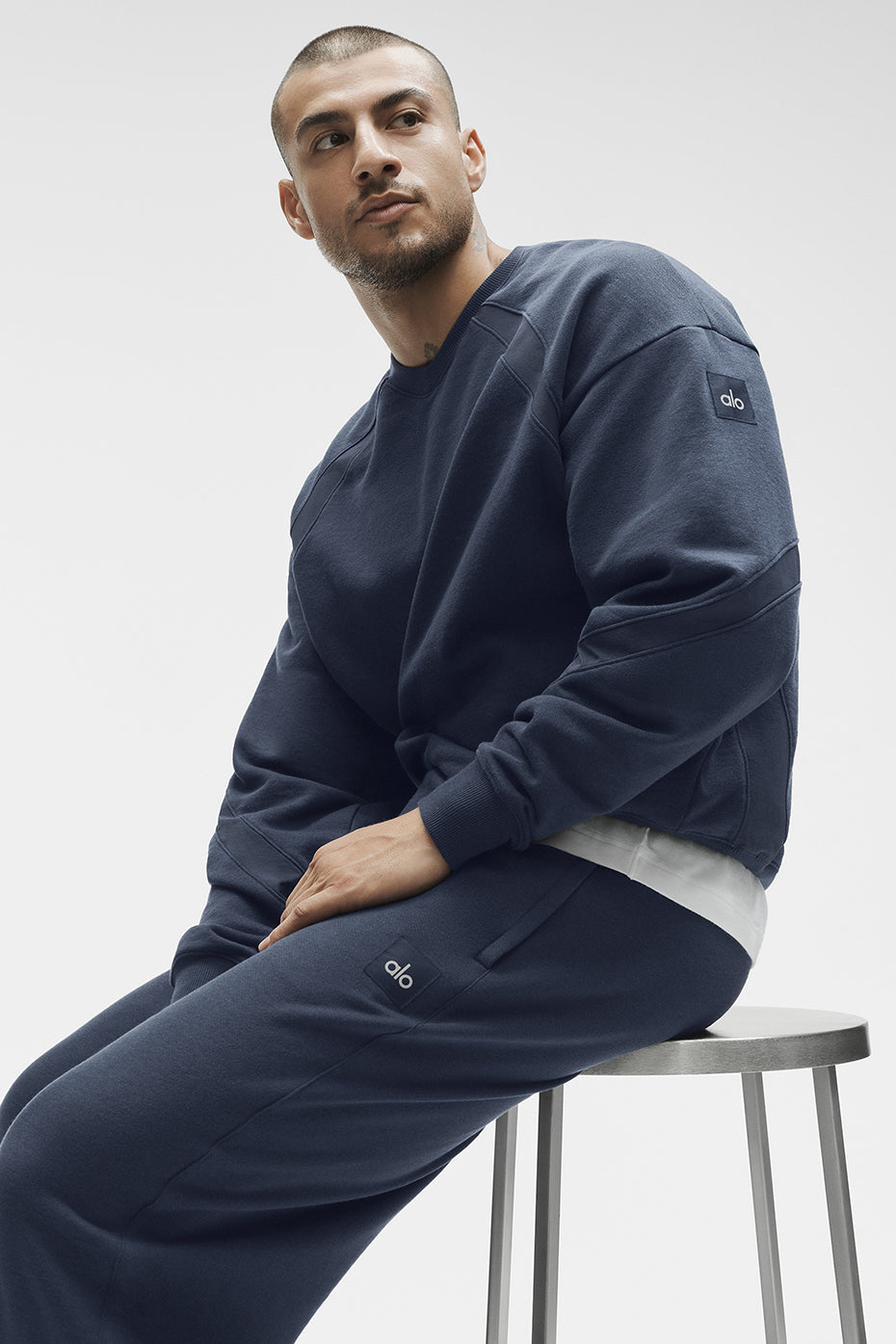 Alo Yoga Field Crew Neck Sweatshirt - Navy