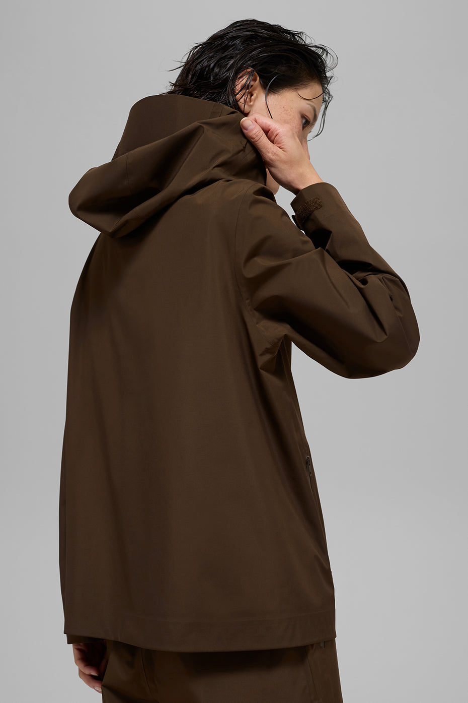 Alo Yoga Alpha Shell Jacket - Espresso