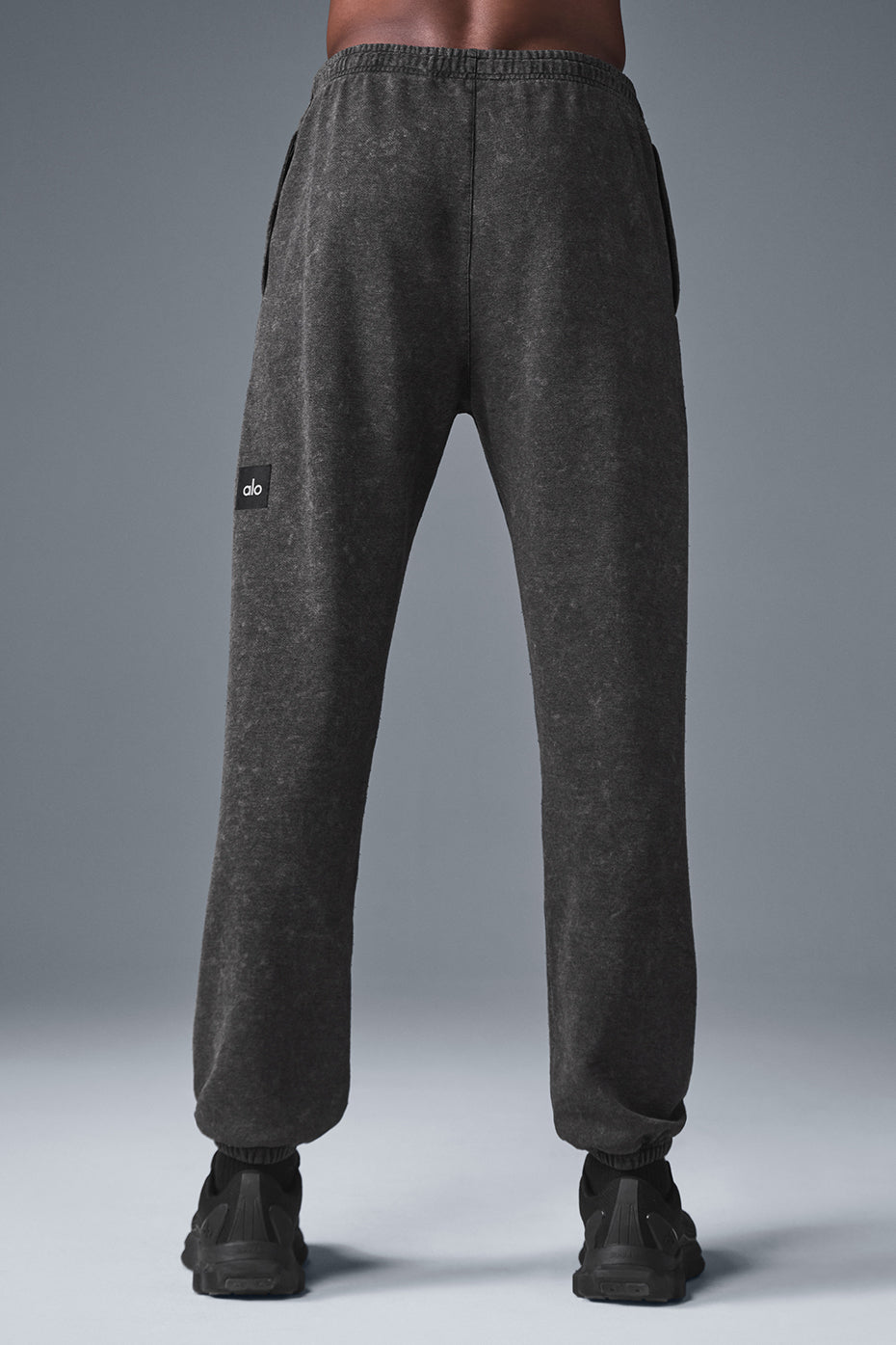 Alo Yoga Chill Vintage Wash Sweatpant - Black Wash