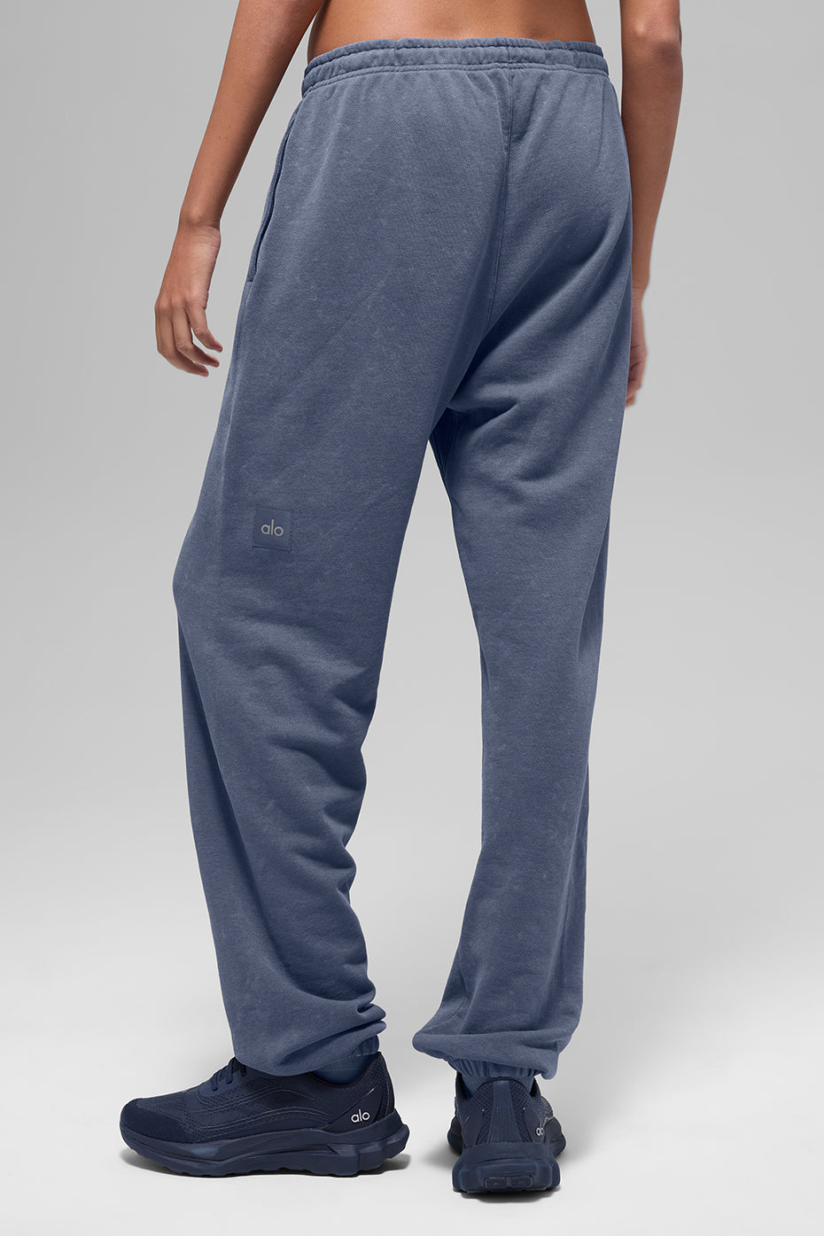 Alo Yoga Chill Vintage Wash Sweatpant - Bluestone Wash