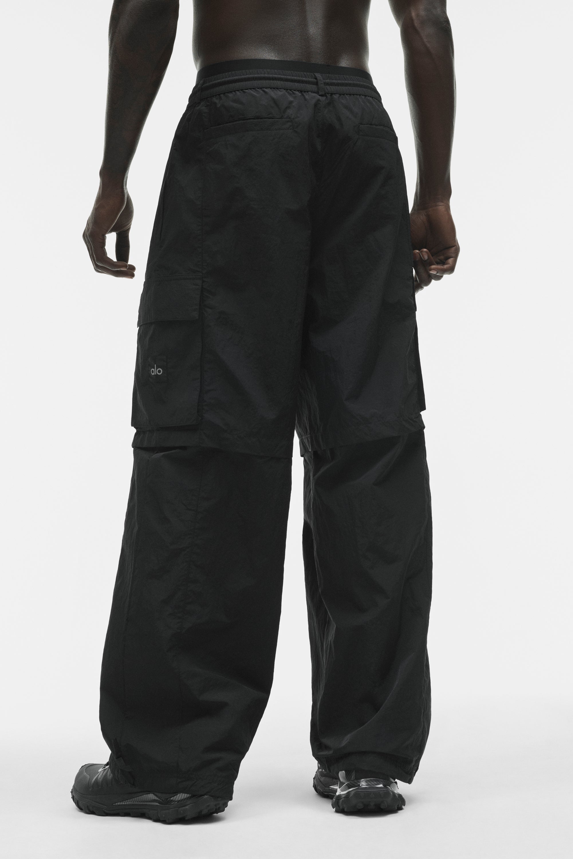 Alo Yoga Axis Cargo Trouser - Black