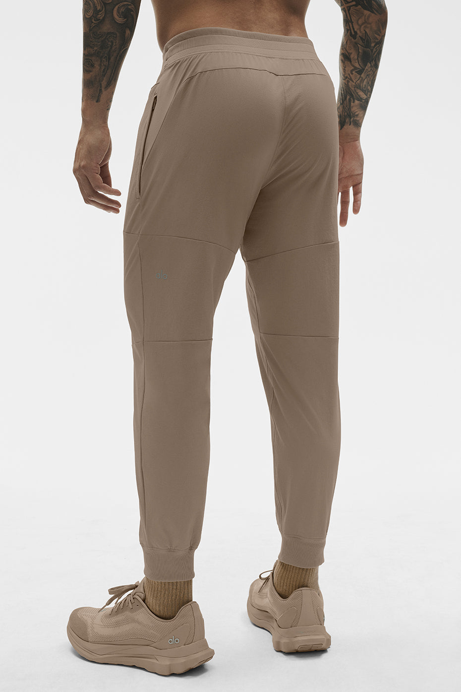 Alo Yoga Co-Op Pant (Regular) - Gravel