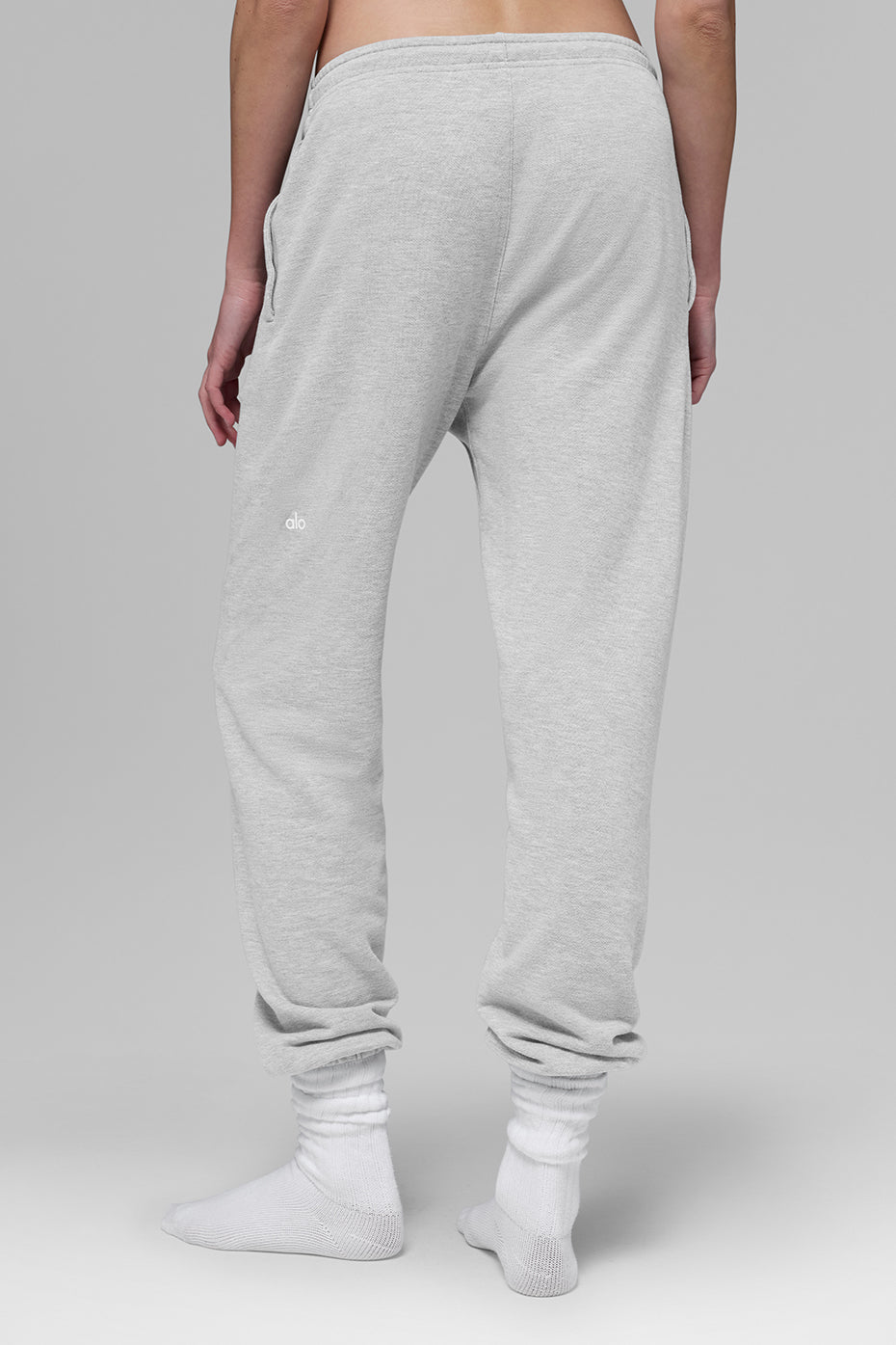 Alo Yoga Chill Sweatpant - Athletic Heather Grey