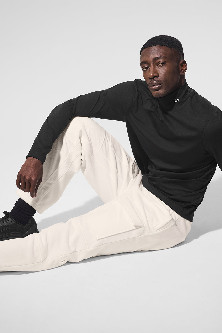 Alo Yoga Polar Fleece Ridge Cargo Pants - Ivory
