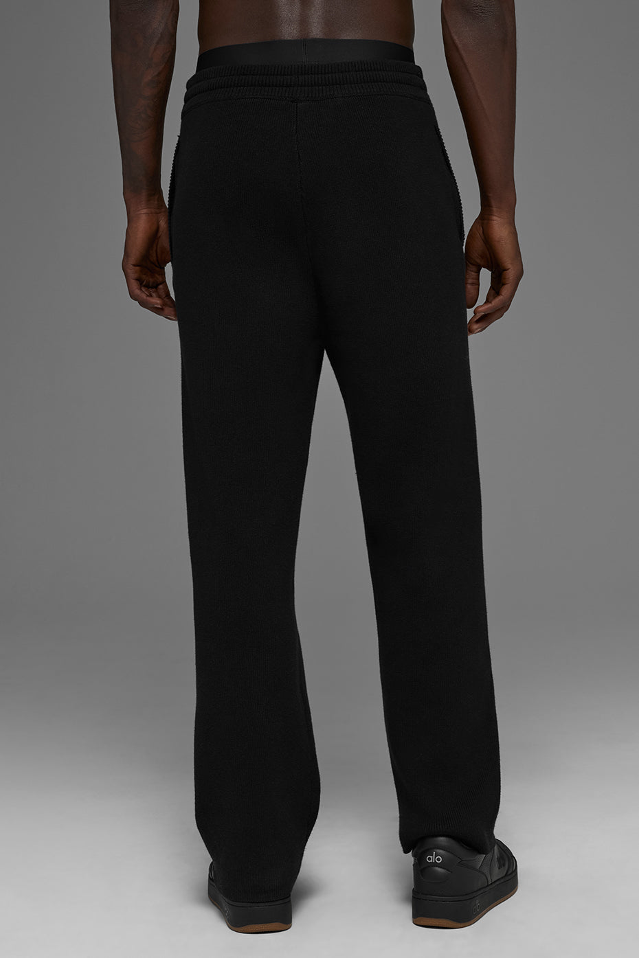 Alo Yoga Scholar Straight Leg Sweatpant - Black