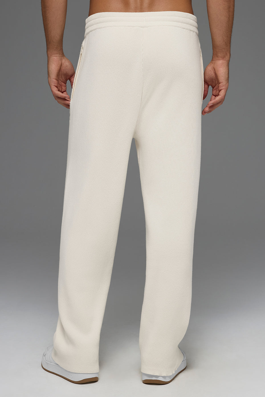 Alo Yoga Scholar Straight Leg Sweatpant - Ivory