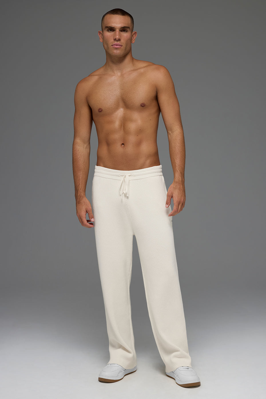 Alo Yoga Scholar Straight Leg Sweatpant - Ivory