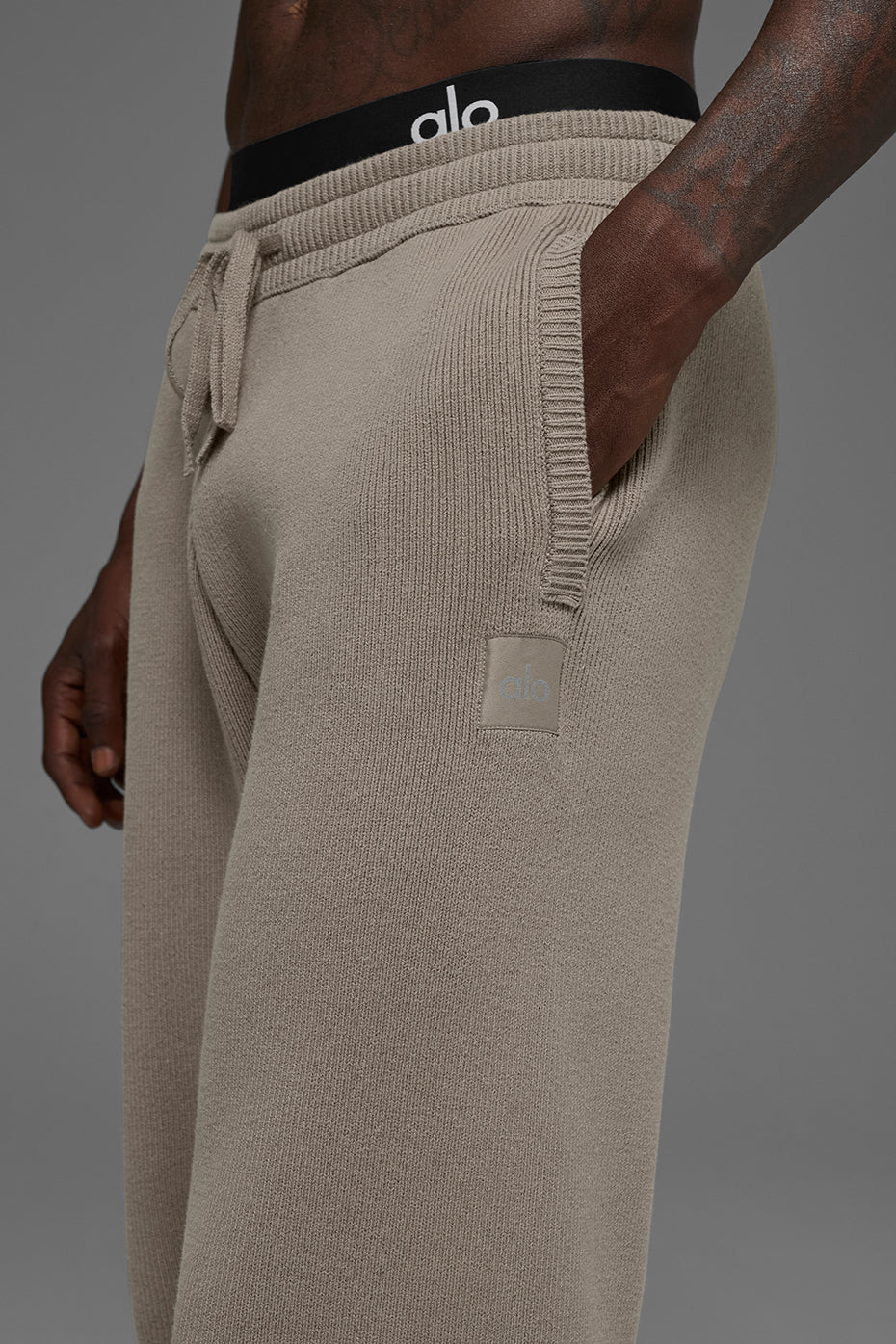 Alo Yoga Scholar Straight Leg Sweatpant - Light Cocoa
