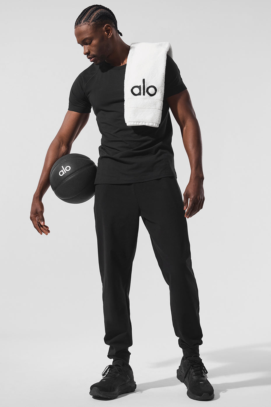 Alo Yoga Conquer Max Performance Jogger - Black