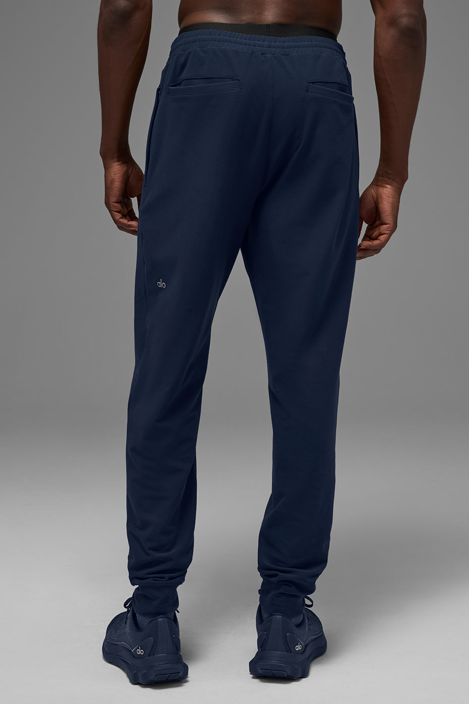Alo Yoga Conquer Max Performance Jogger - Navy