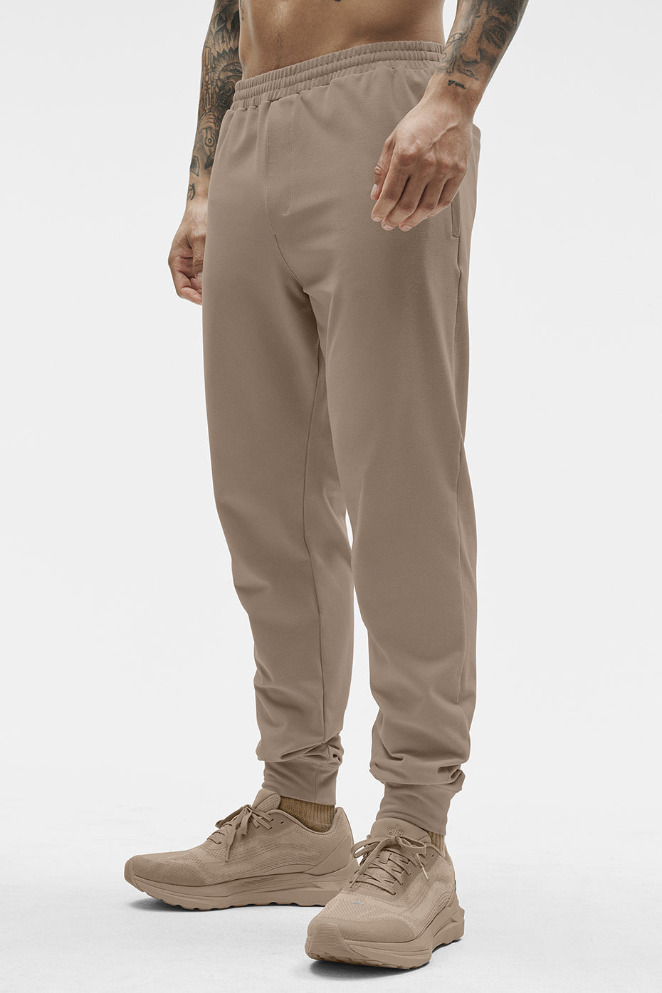 Alo Yoga Conquer Max Performance Jogger - Gravel