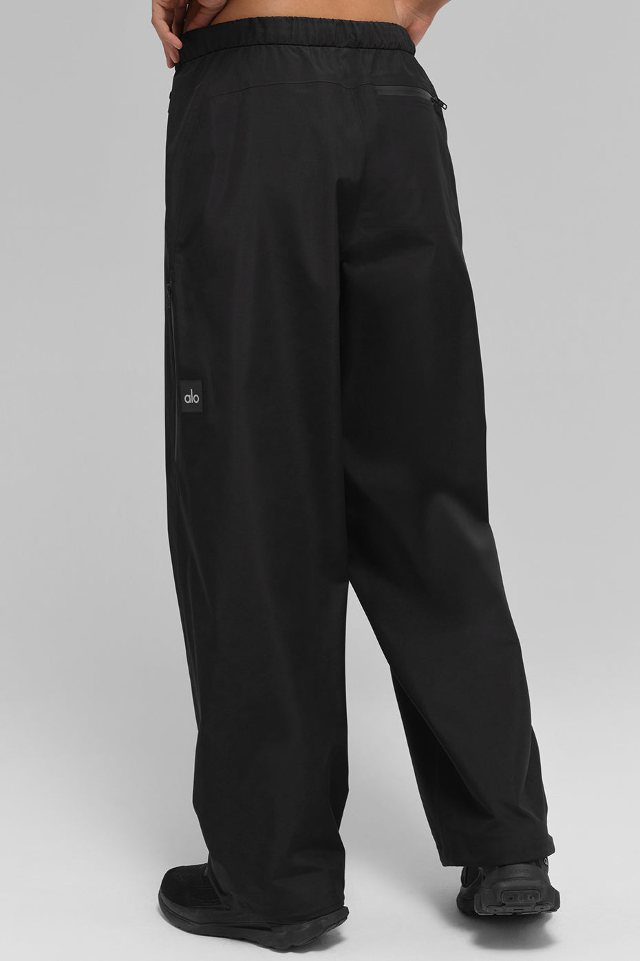 Alo Yoga Alpha Shell Pant - Black