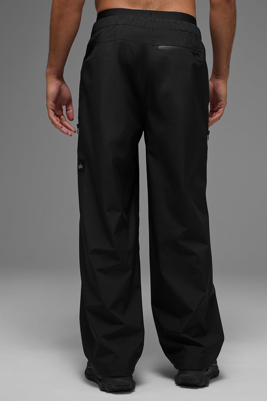 Alo Yoga Alpha Shell Pant - Black