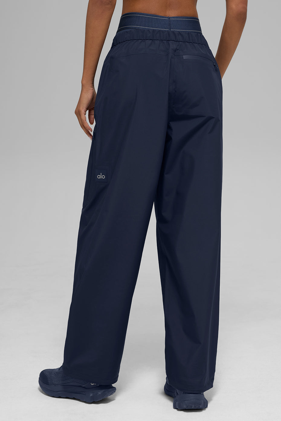 Alo Yoga Alpha Shell Pant - Navy