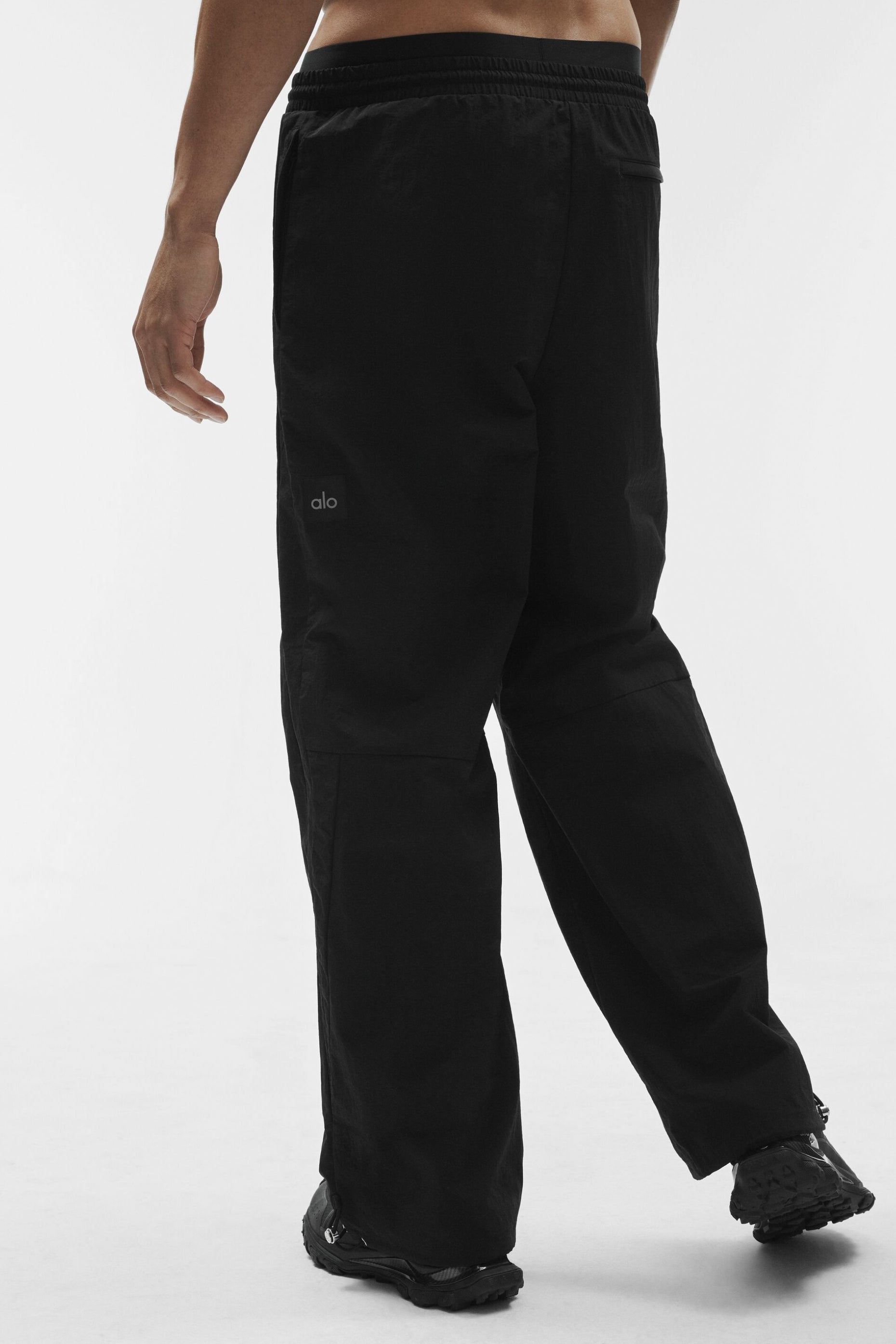 Alo Yoga Takeaway Track Straight Leg Pant - Black