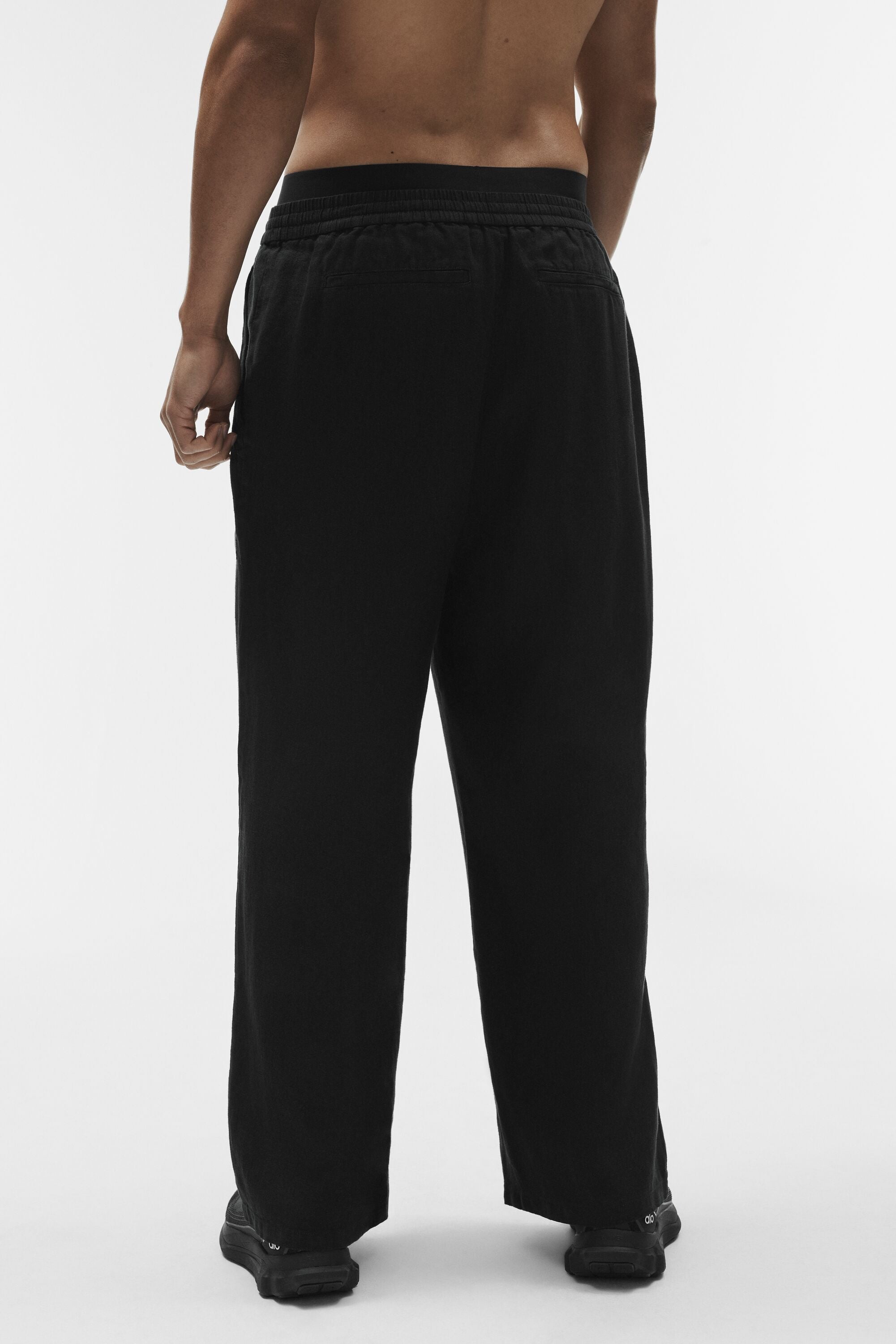Alo Yoga Linen Days Straight Leg Pant - Black