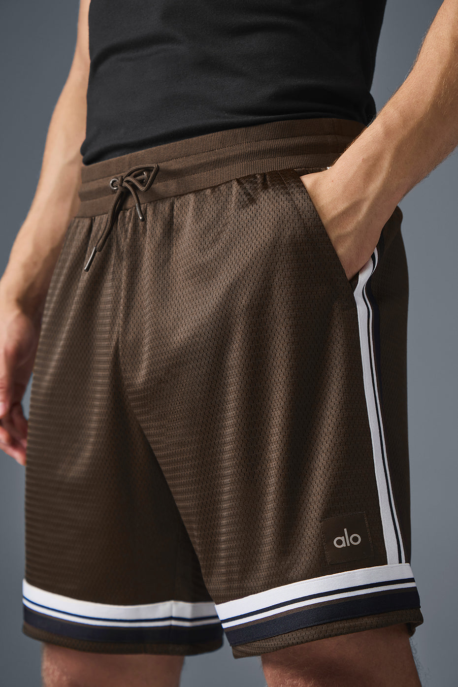 Alo Yoga 7" Key Mesh Basketball Short - Espresso