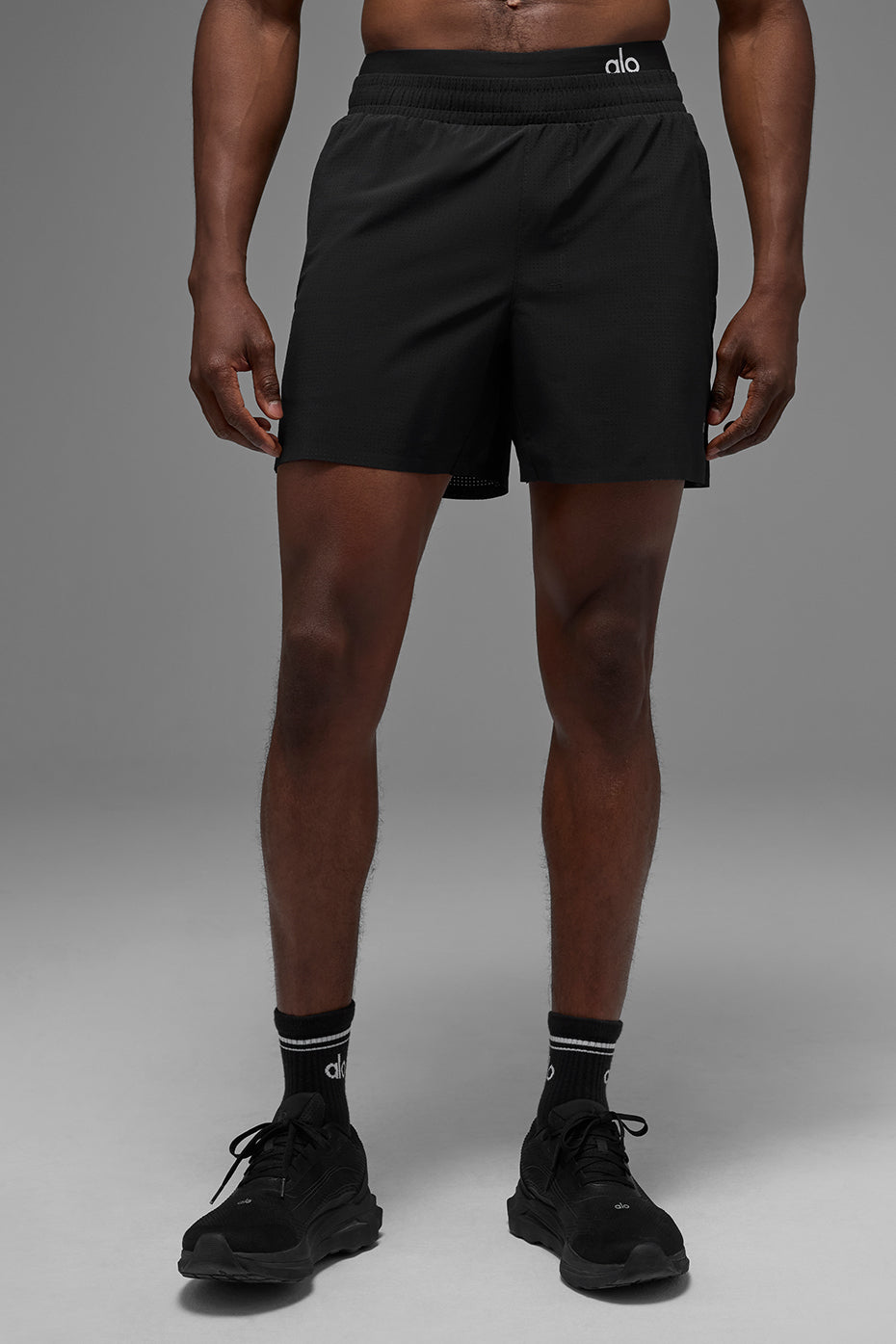 Alo Yoga 5" Traction Running Short - Black