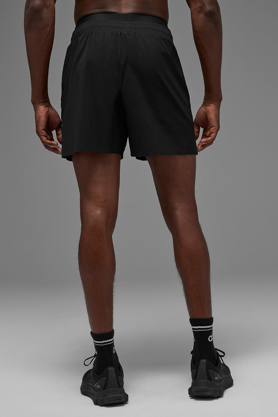 Alo Yoga 5" Traction Running Short - Black