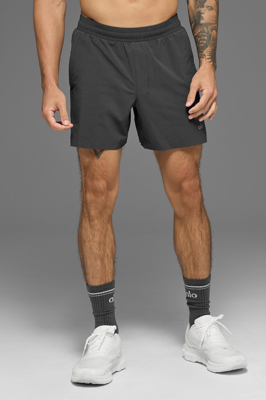 Alo Yoga 5" Traction Running Short - Anthracite