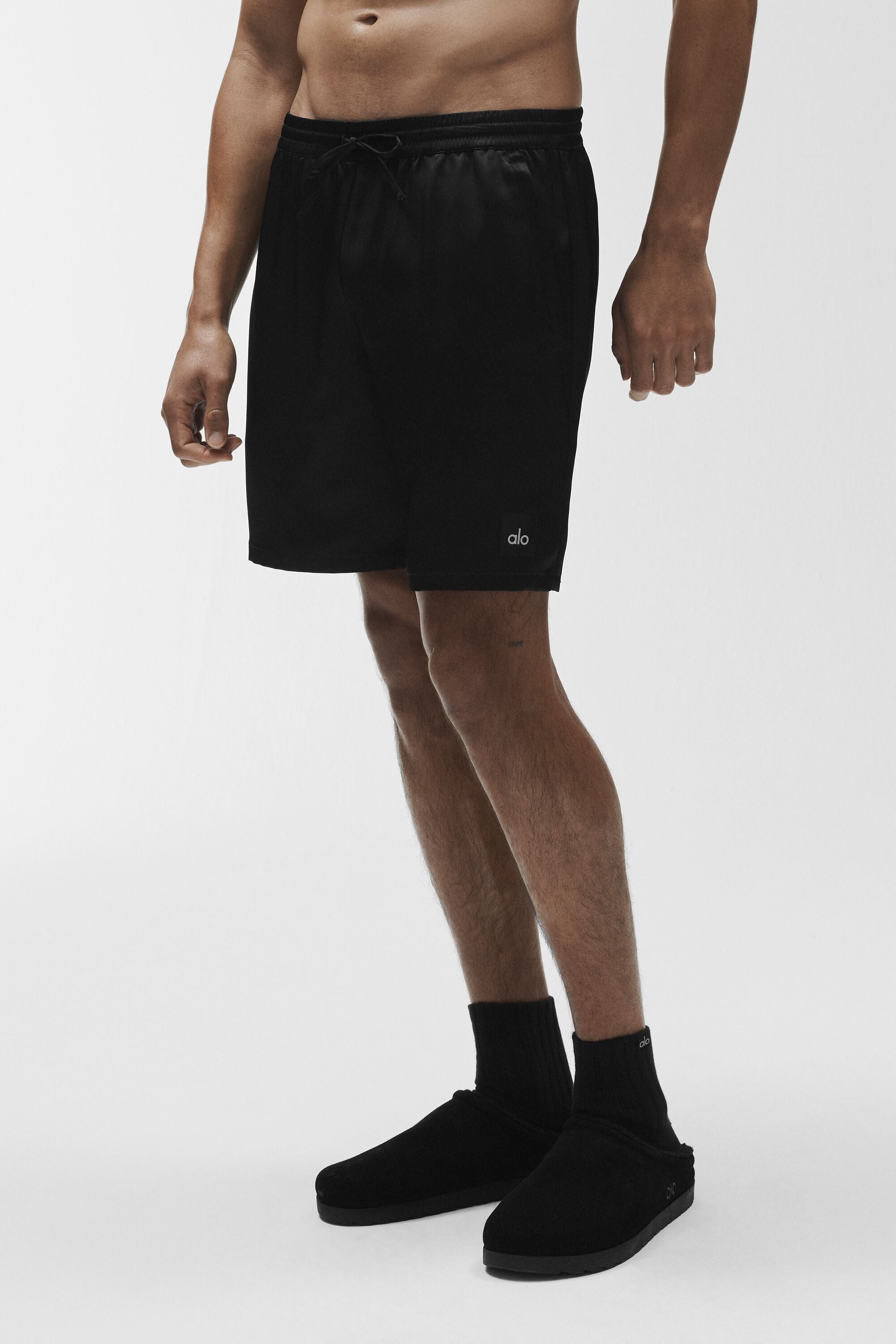 Alo Yoga 7" Satin Horizon Short - Black