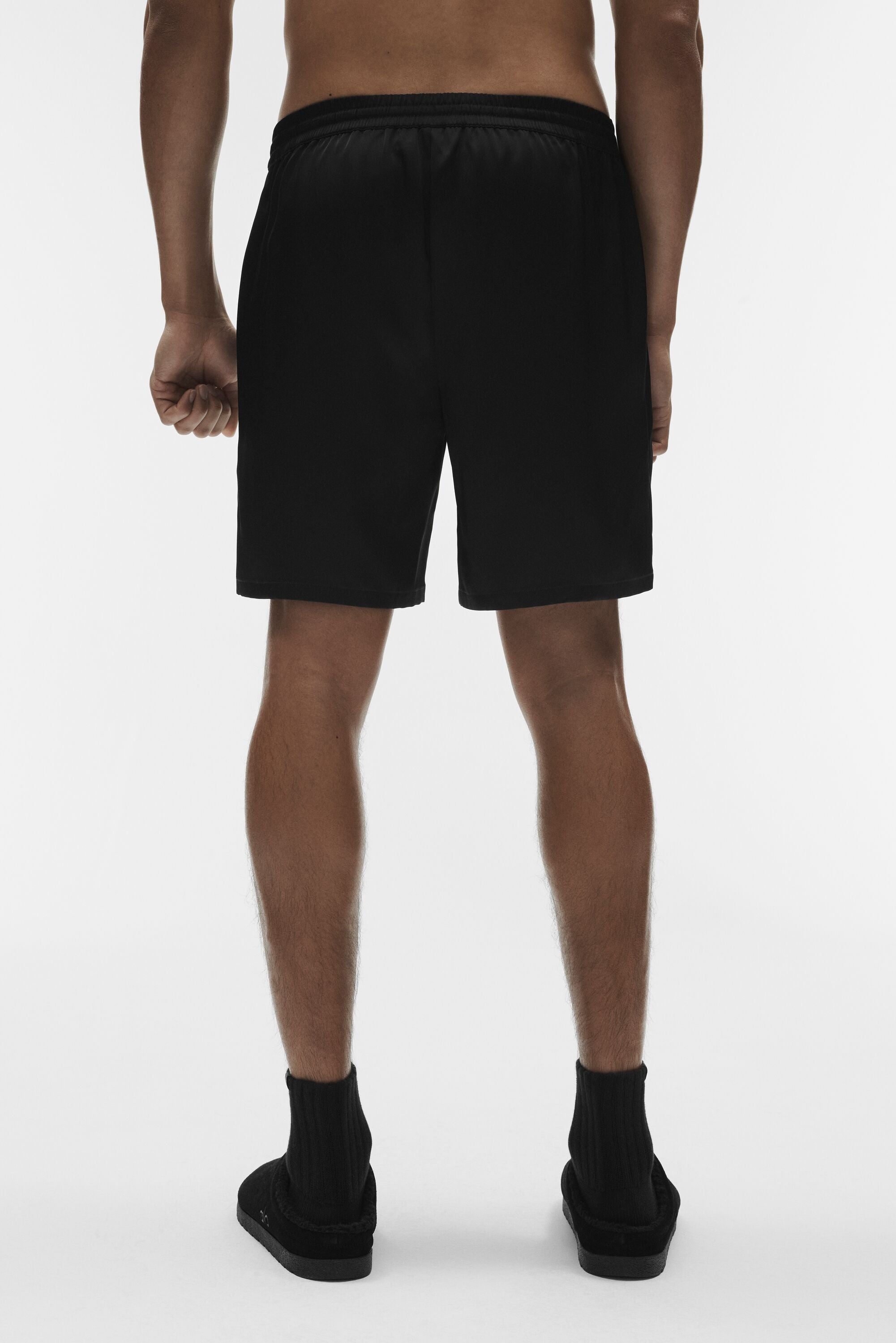Alo Yoga 7" Satin Horizon Short - Black
