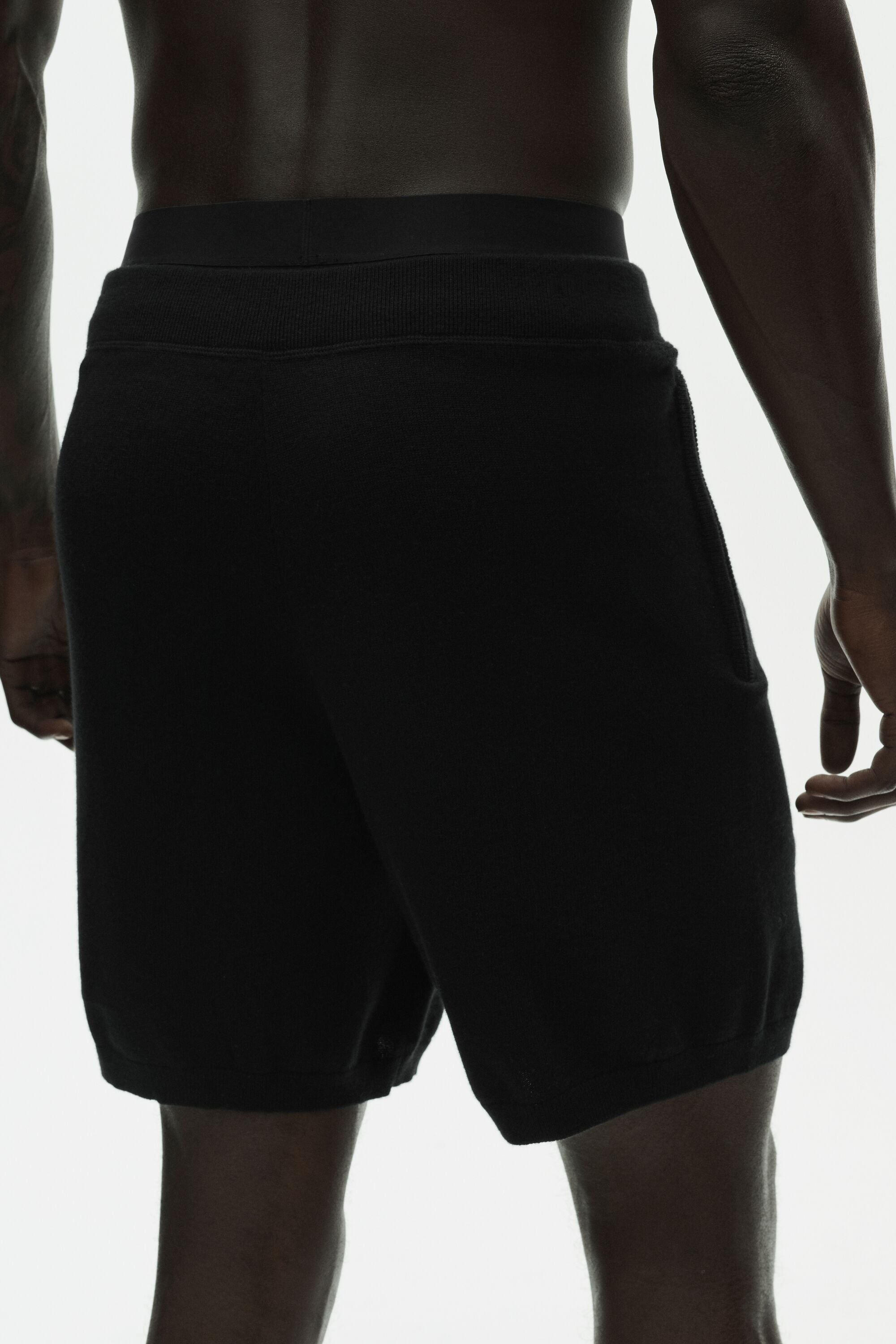 Alo Yoga 7" Cotton Cashmere Ever Soft Short - Black