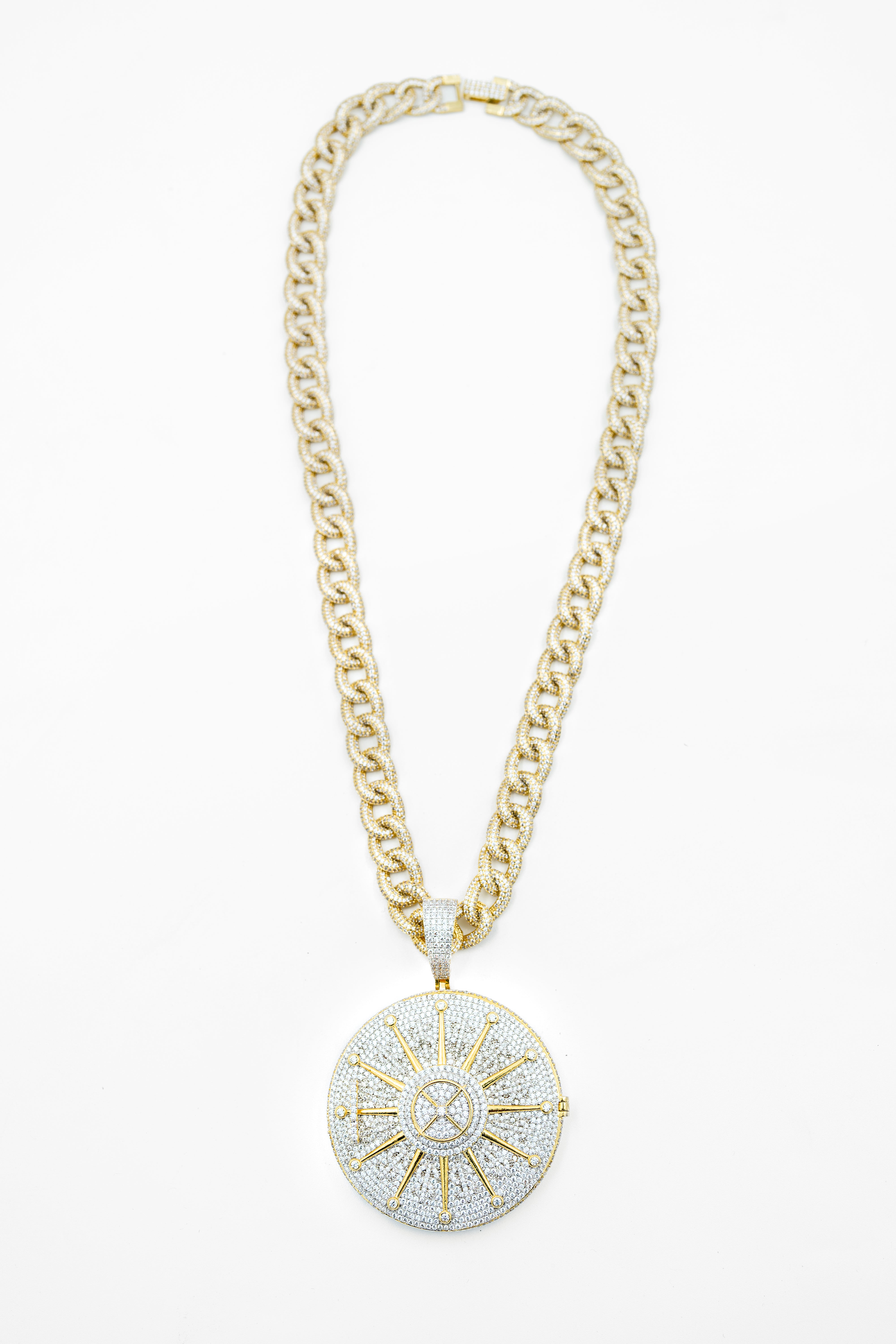 THE VAULT PENDANT