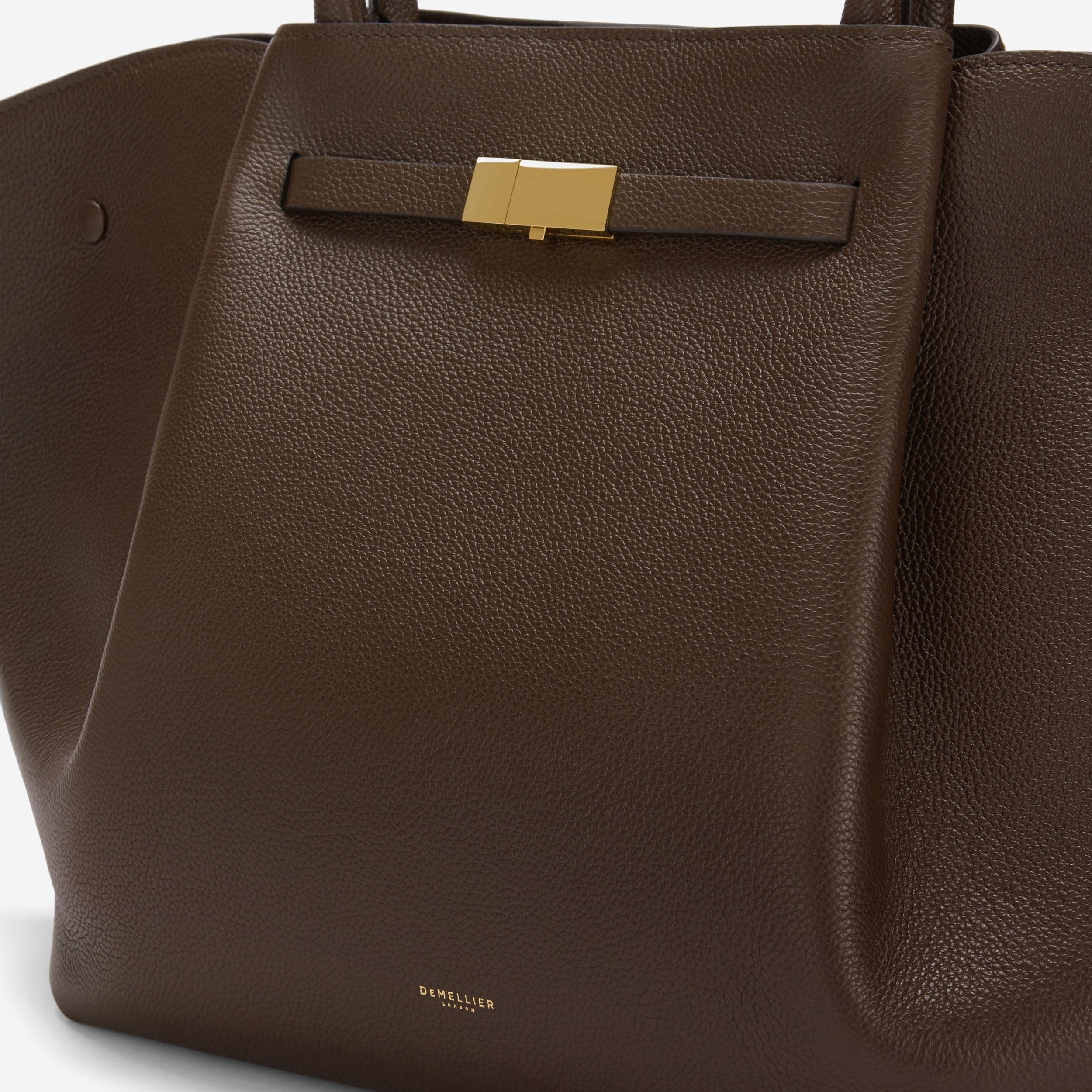 DeMellier The New York mocha small grain