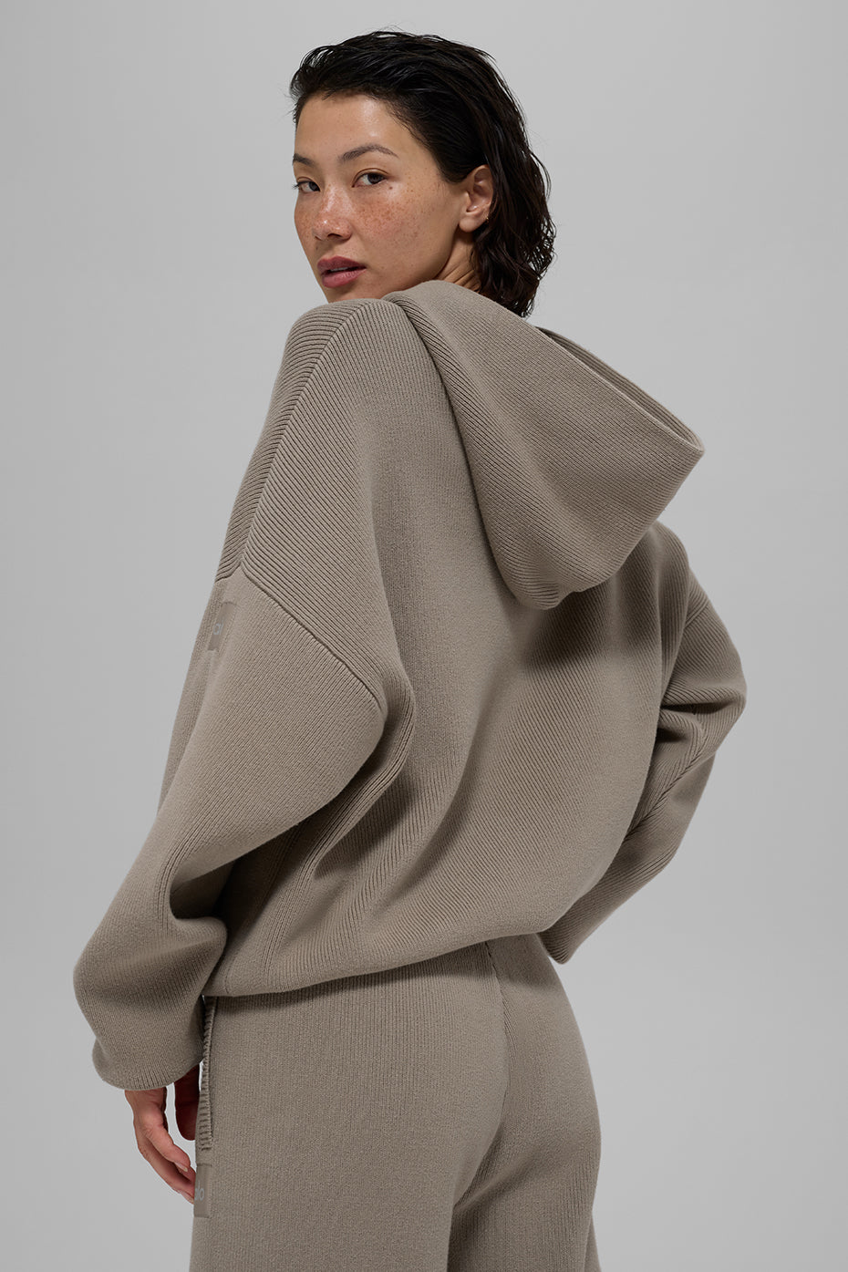 Alo Yoga Scholar Hooded Sweater - Light Cocoa