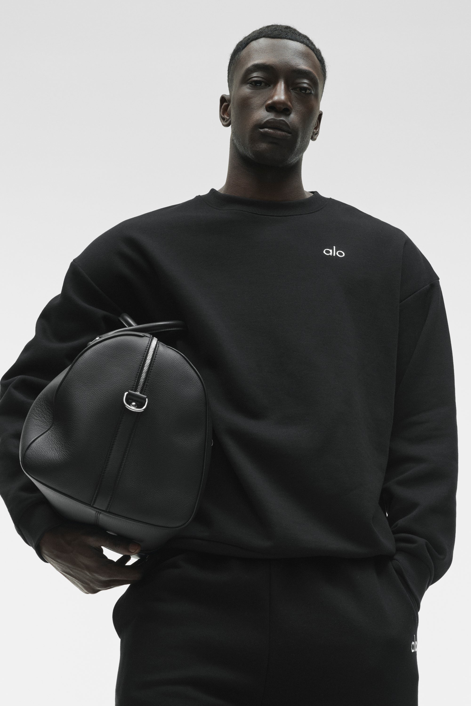 Alo Yoga Accolade Crew Neck Pullover - Black