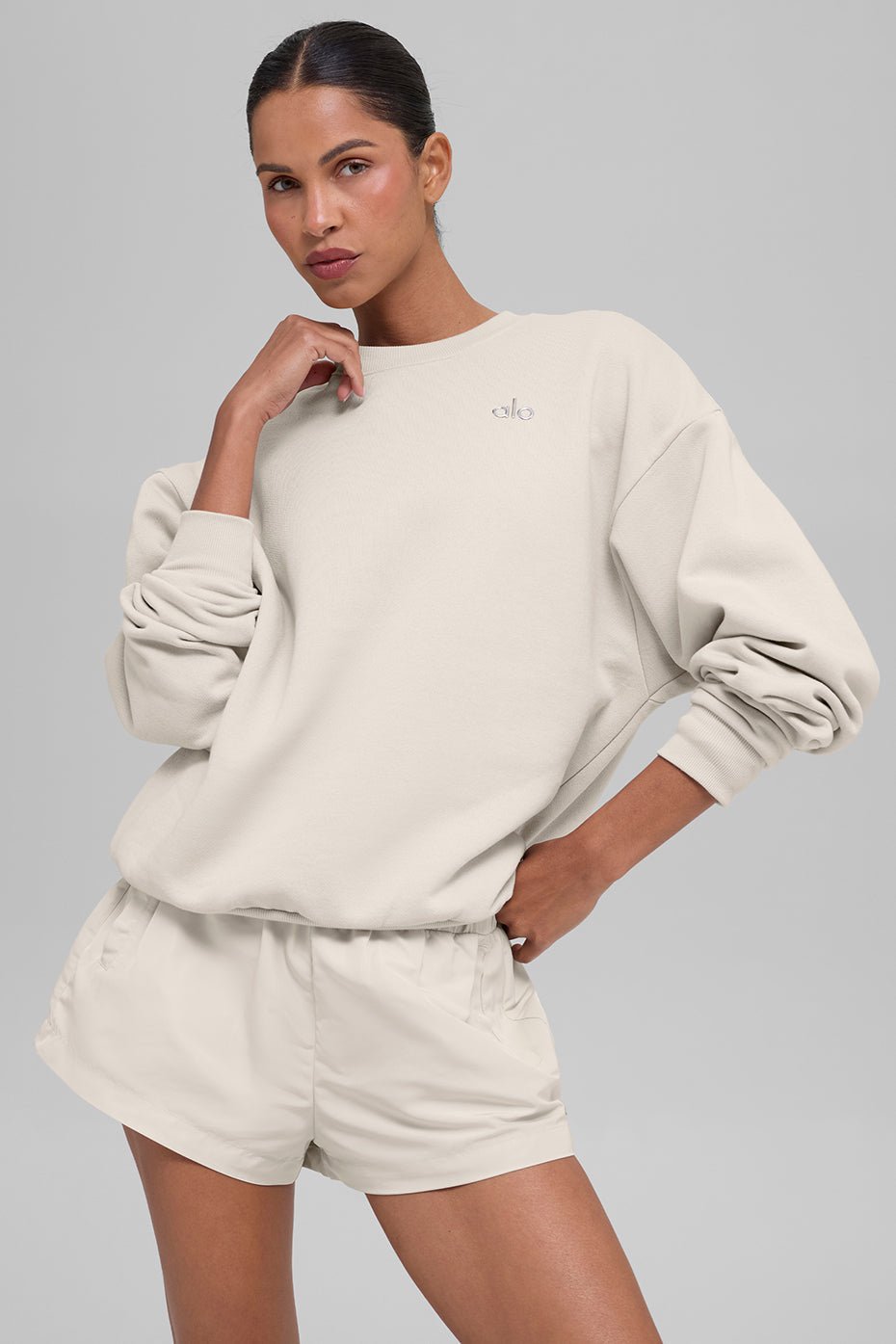 Alo Yoga Accolade Crew Neck Pullover - Bone