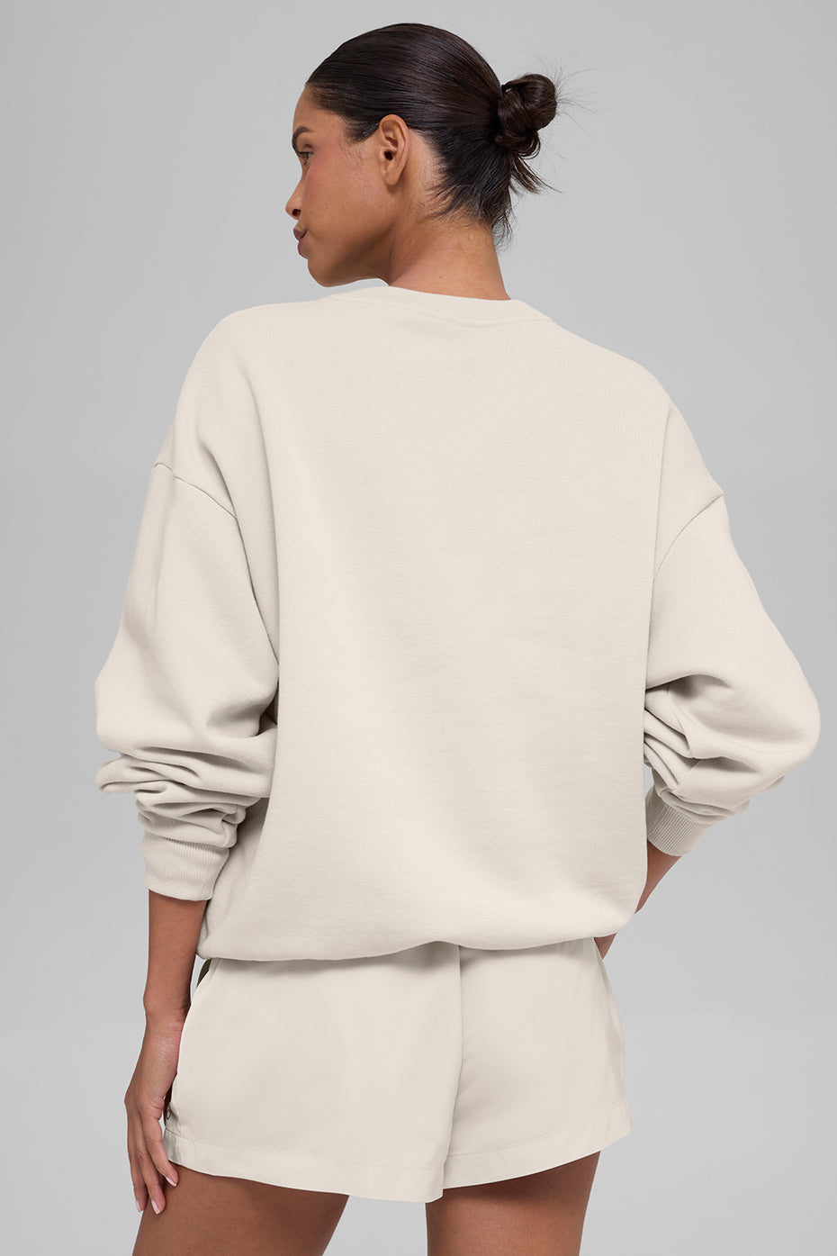 Alo Yoga Accolade Crew Neck Pullover - Bone