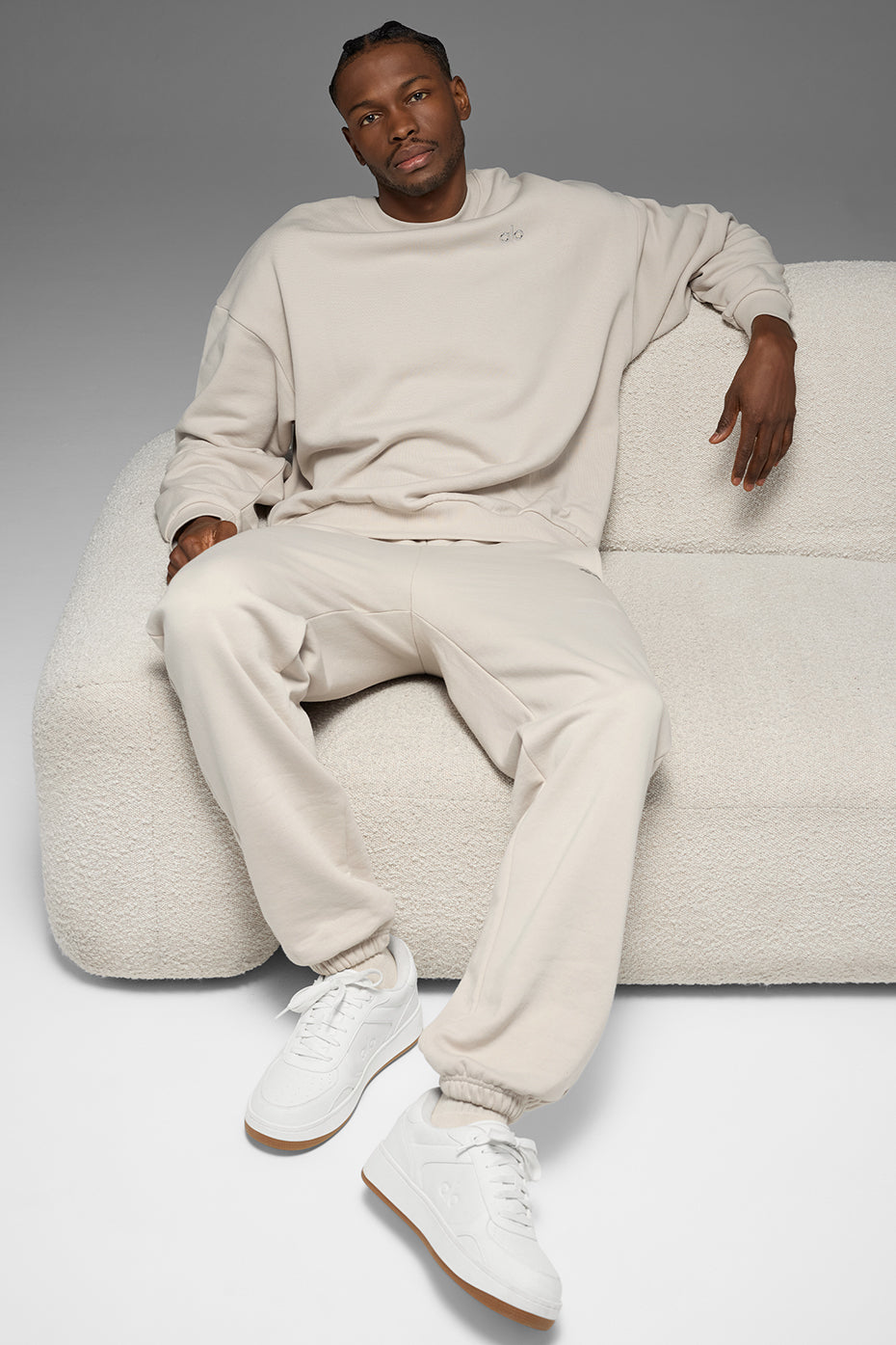 Alo Yoga Accolade Crew Neck Pullover - Bone