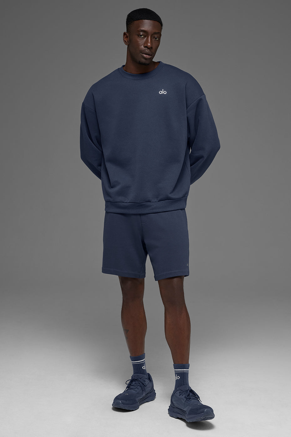 Alo Yoga Accolade Crew Neck Pullover - Navy