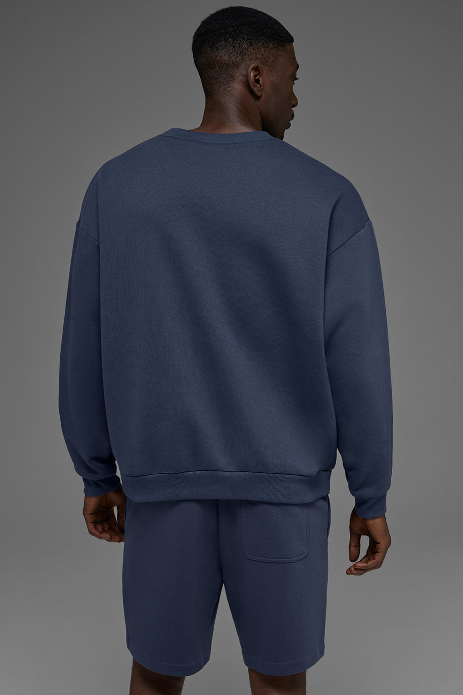 Alo Yoga Accolade Crew Neck Pullover - Navy