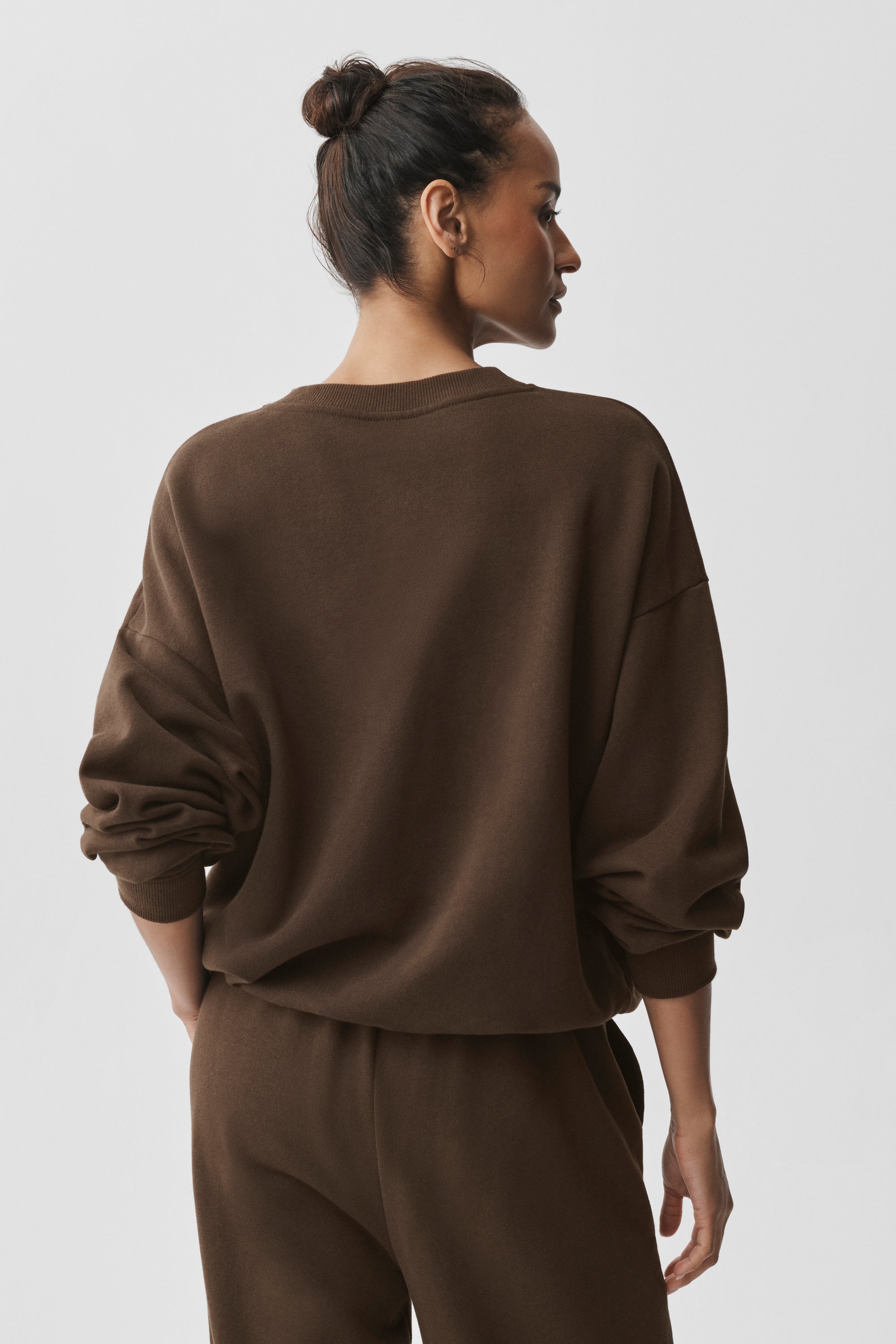 Alo Yoga Accolade Crew Neck Pullover - Espresso