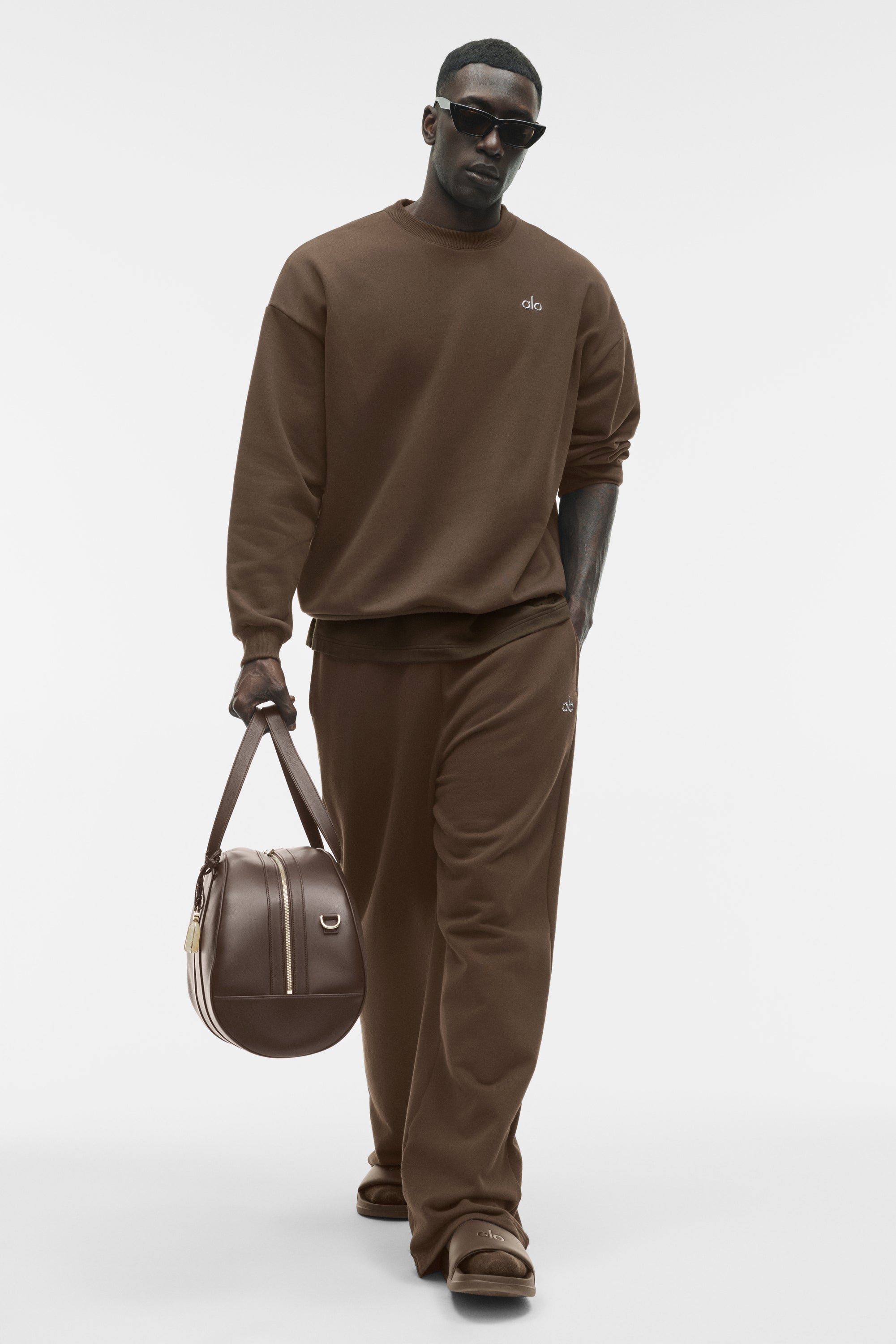 Alo Yoga Accolade Crew Neck Pullover - Espresso