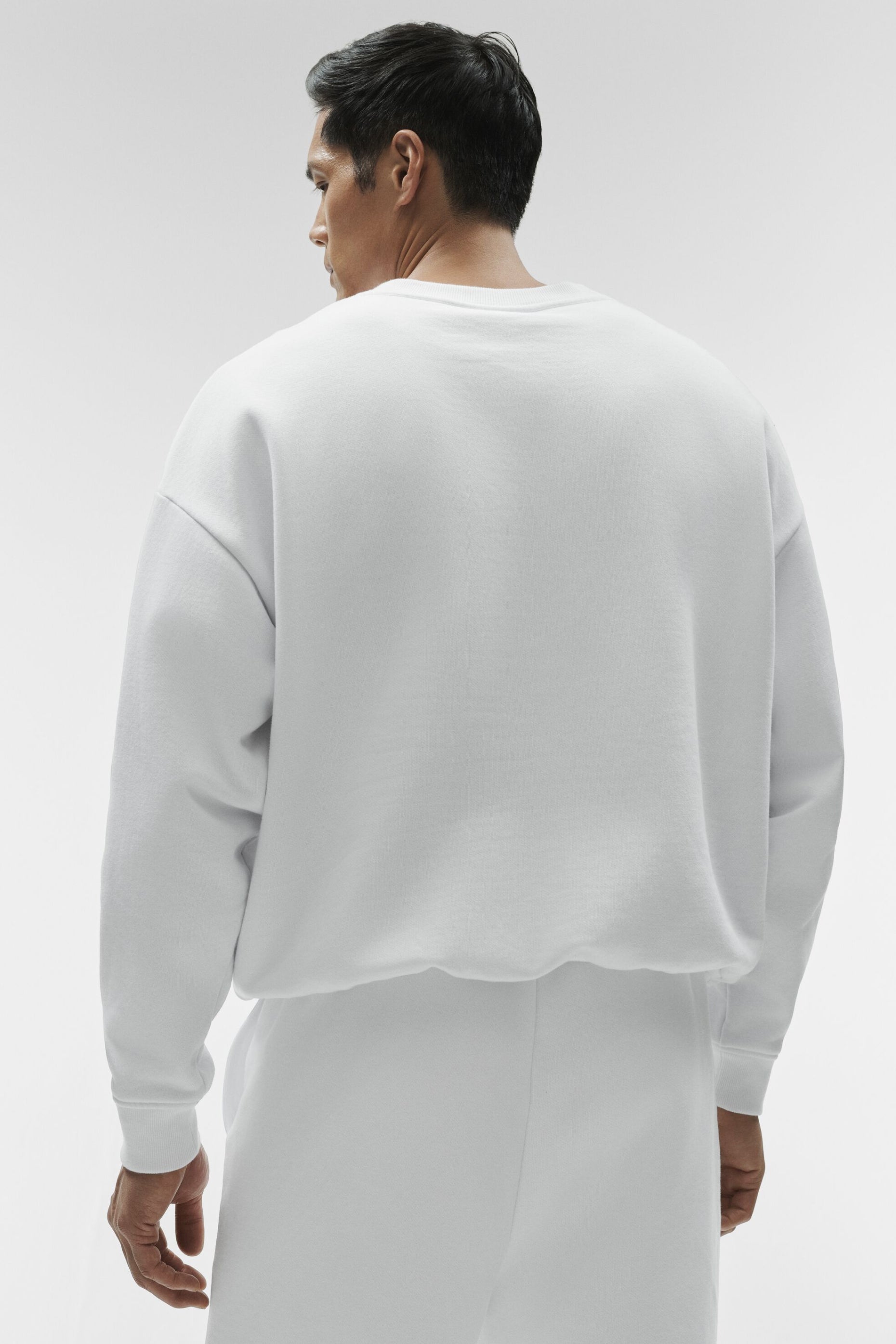 Alo Yoga Accolade Crew Neck Pullover - White