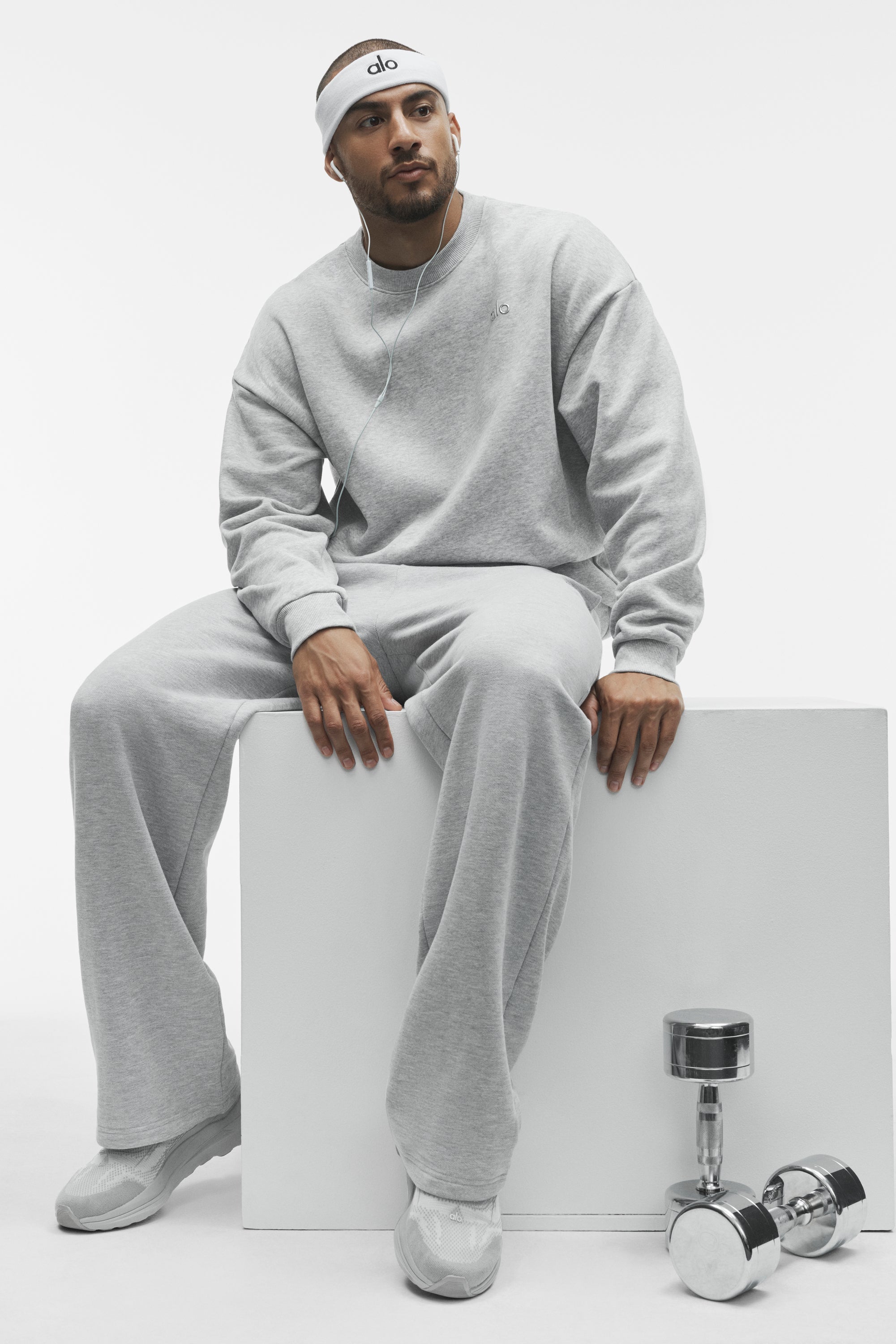 Alo Yoga Accolade Crew Neck Pullover - Athletic Heather Grey