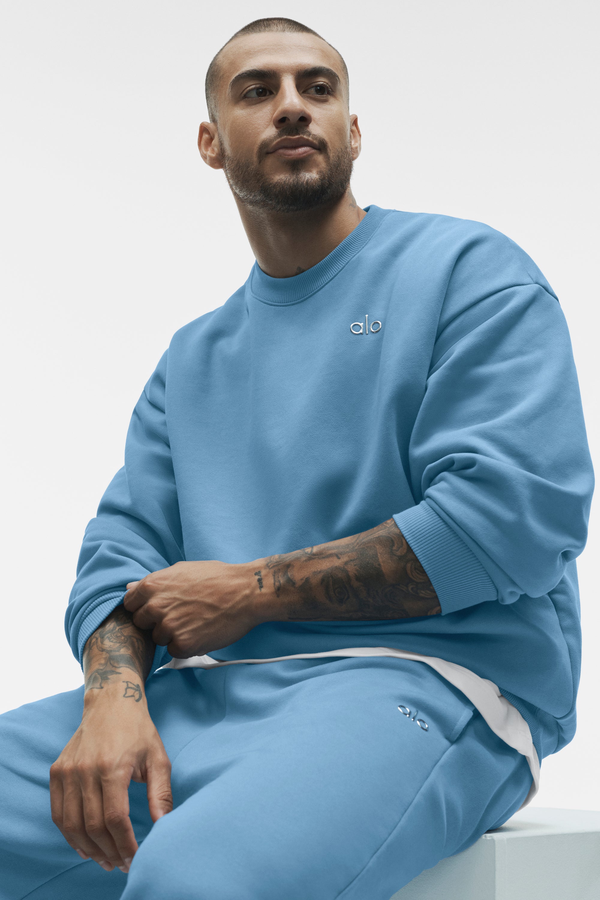Alo Yoga Accolade Crew Neck Pullover - California Blue