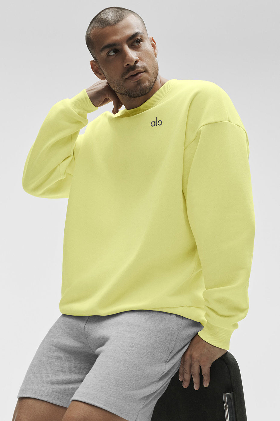 Alo Yoga Accolade Crew Neck Pullover - Sunshine