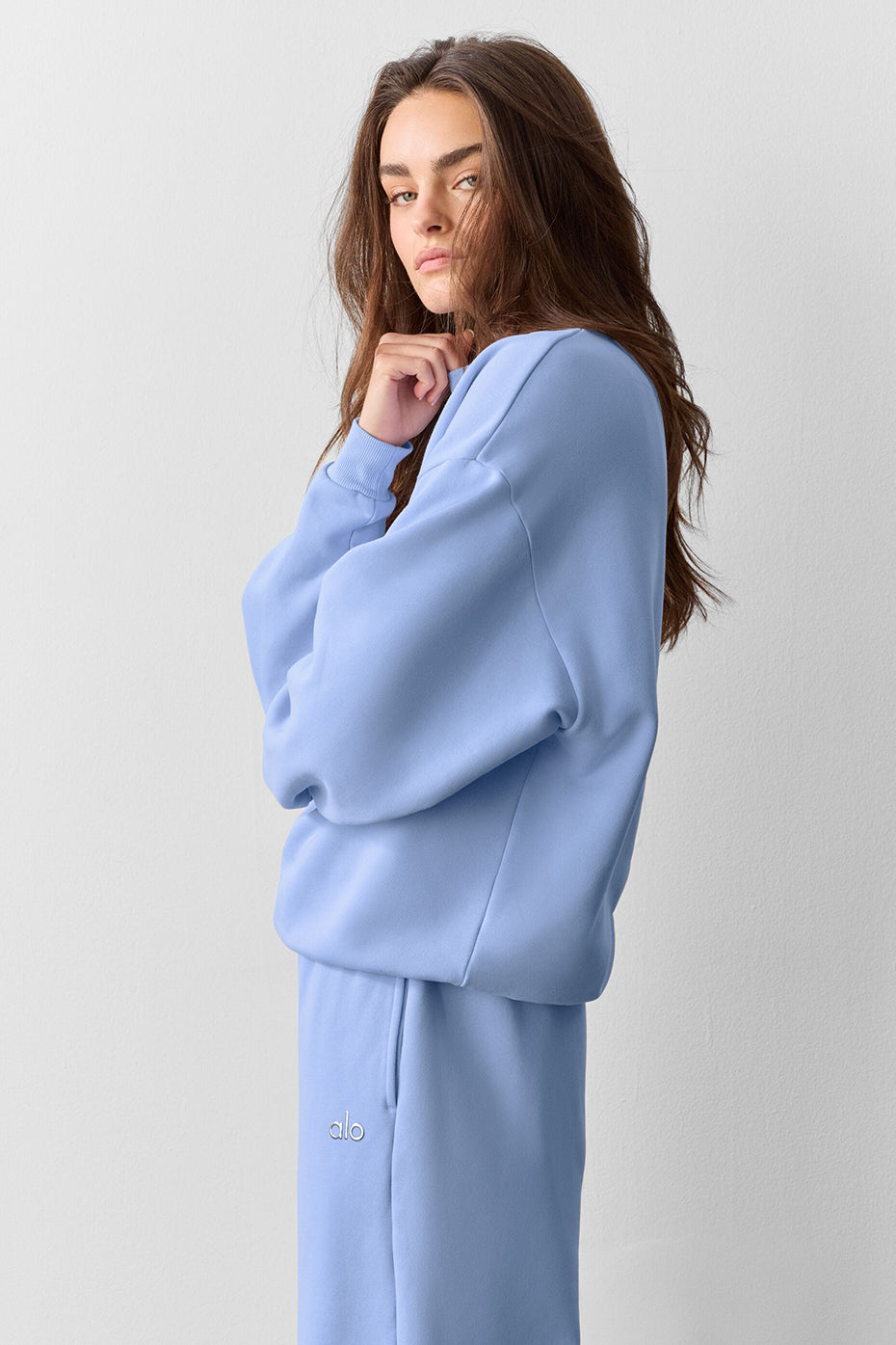 Alo Yoga Accolade Crew Neck Pullover - Light Provence Blue