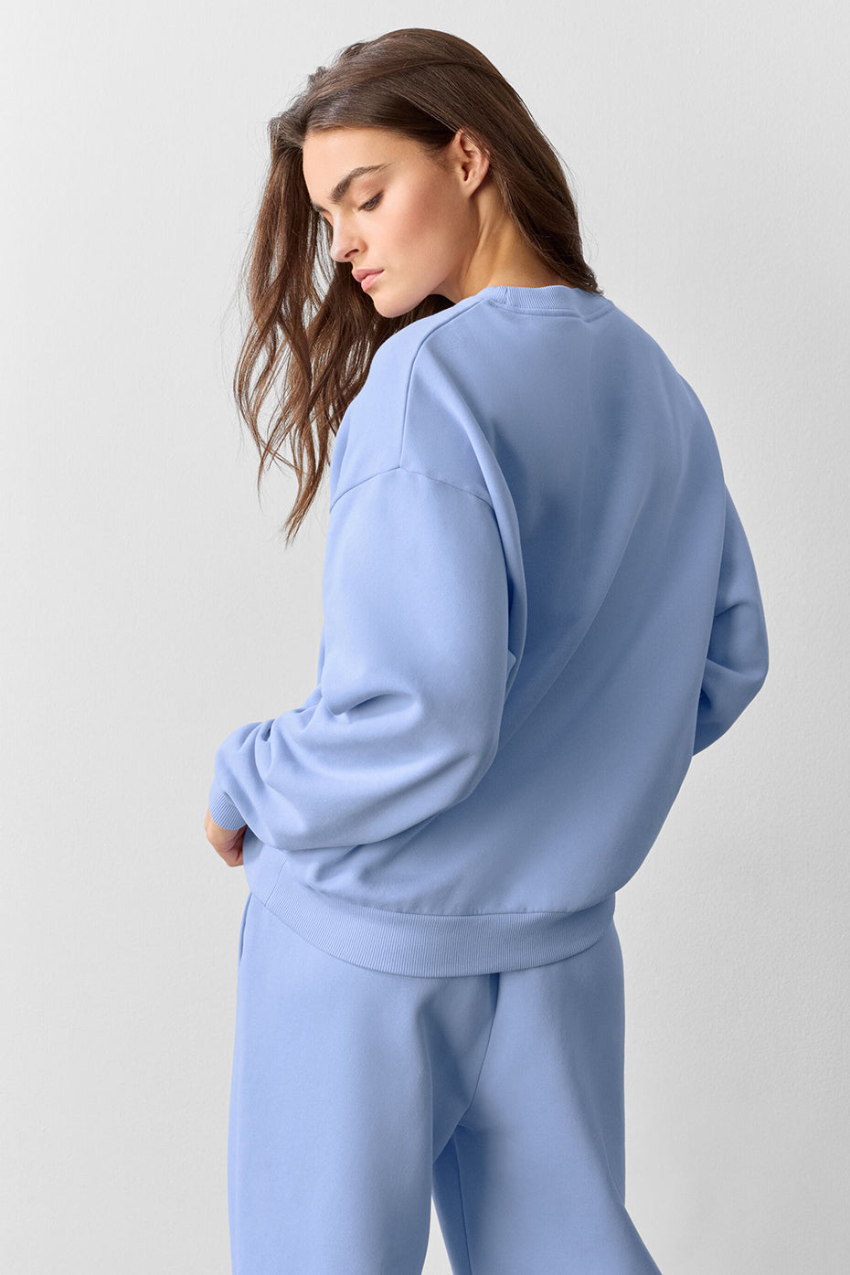 Alo Yoga Accolade Crew Neck Pullover - Light Provence Blue