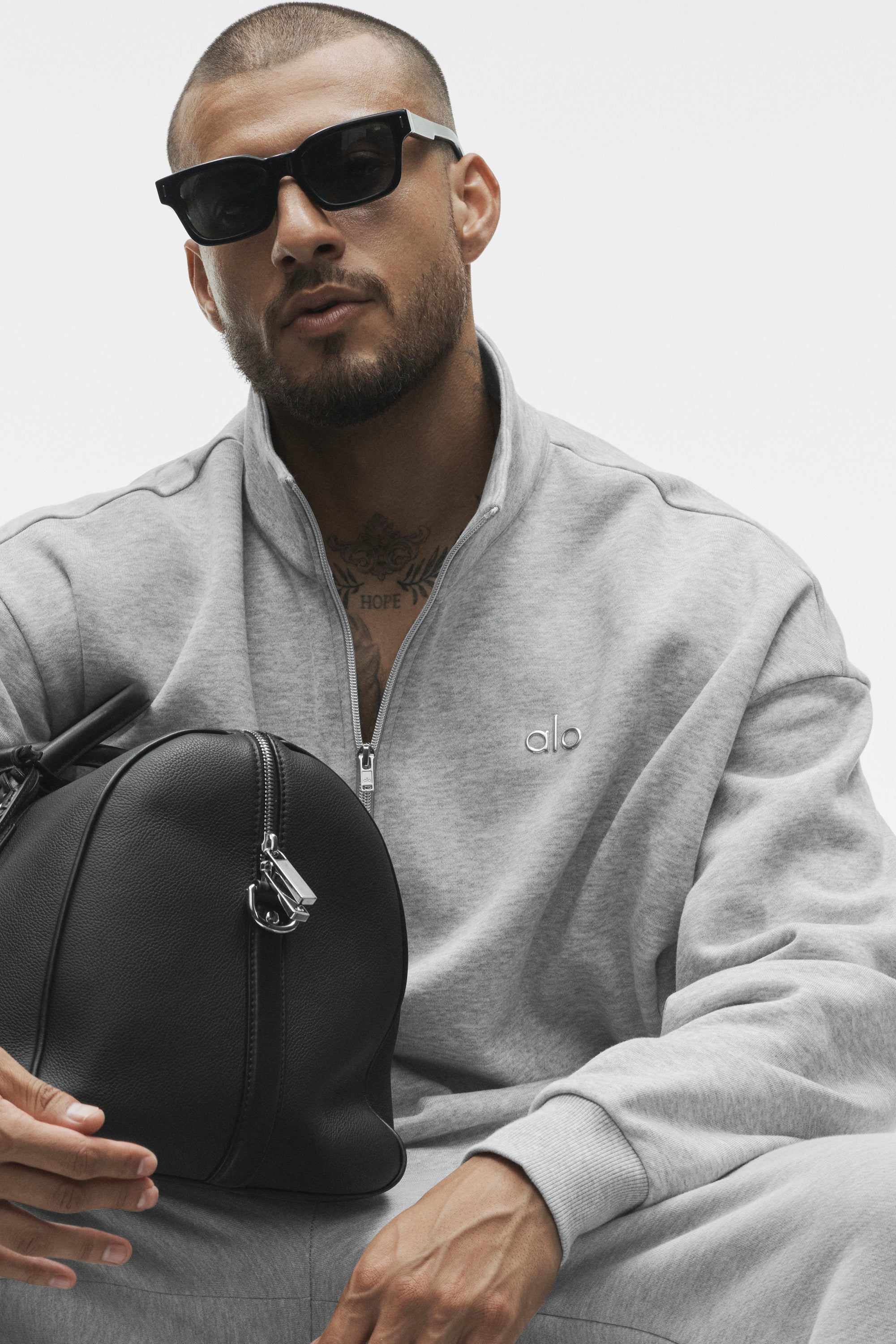 Alo Yoga Accolade 1/4 Zip Pullover - Athletic Heather Grey